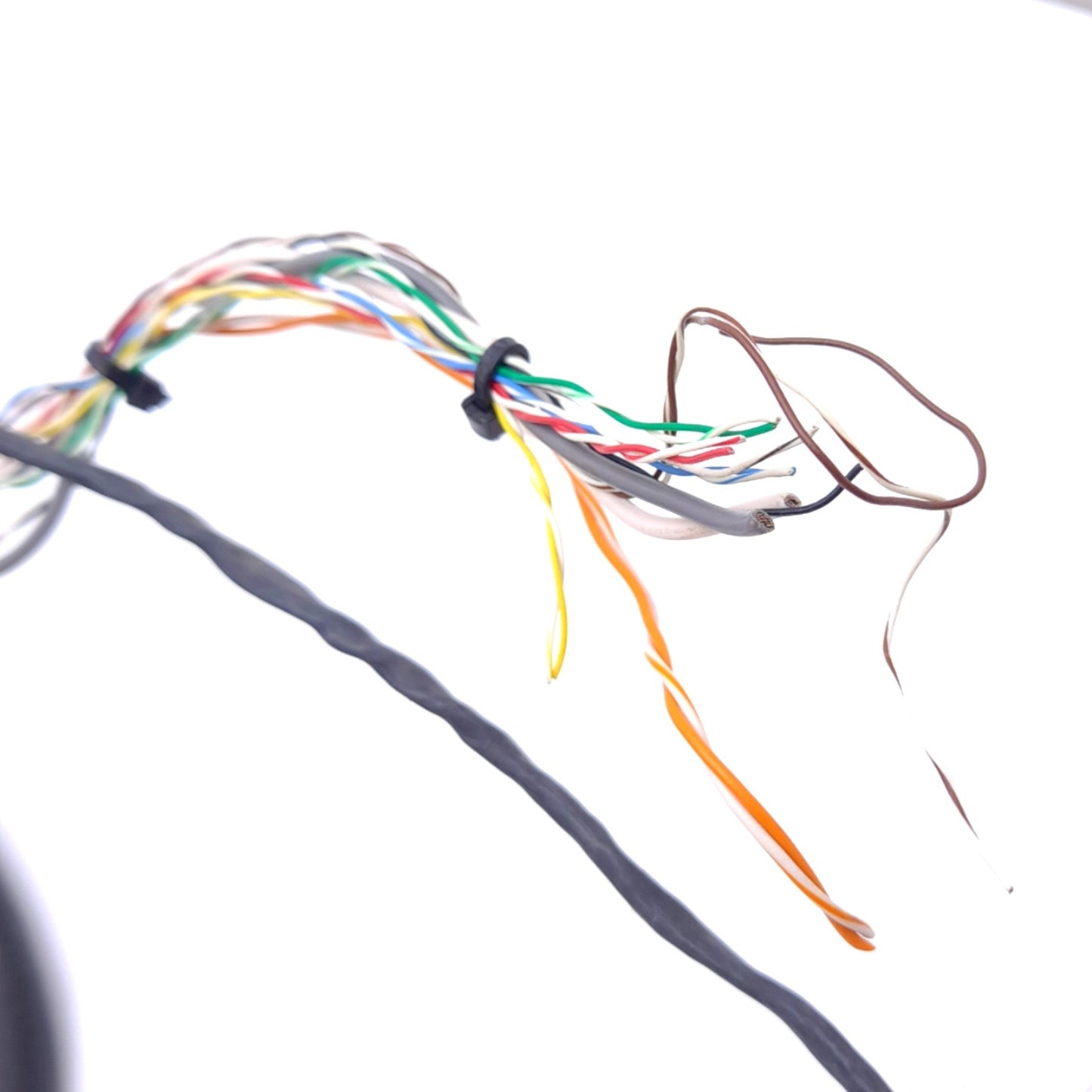 Used Flex Cable 2090-CFBM6DF-CBAA09 Motor Feedback Cable, AMP 28-Pin Female, 1m