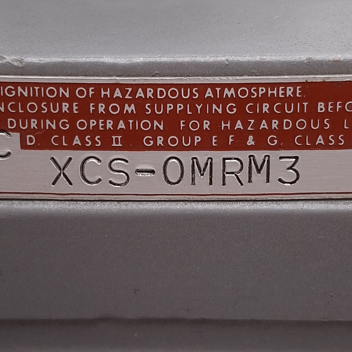 Used Killark XCS-0MRM3 Hazardous Location Push/Pull Stop Button Enclosure, 600VAC 10A