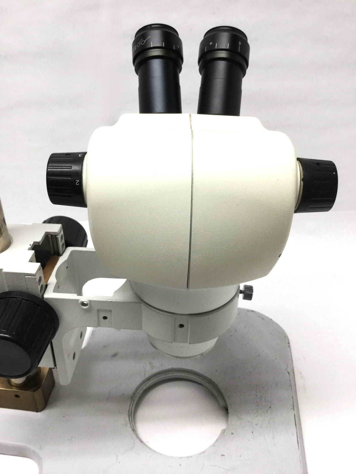 Used Scienscope NZ-BD-B2 Stereo Microscope .8-5x Ø76mm WF10X/22 w/Stand & Ring Light
