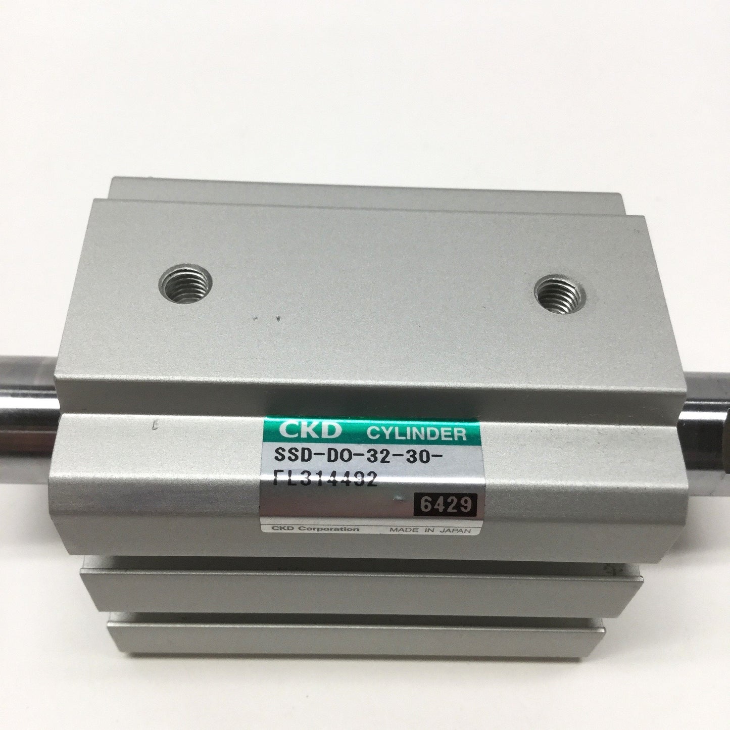 Used CKD SSD-DO-32-30 Double-Rod, Low Speed Air Cylinder 32mm Bore, 30mm Stroke