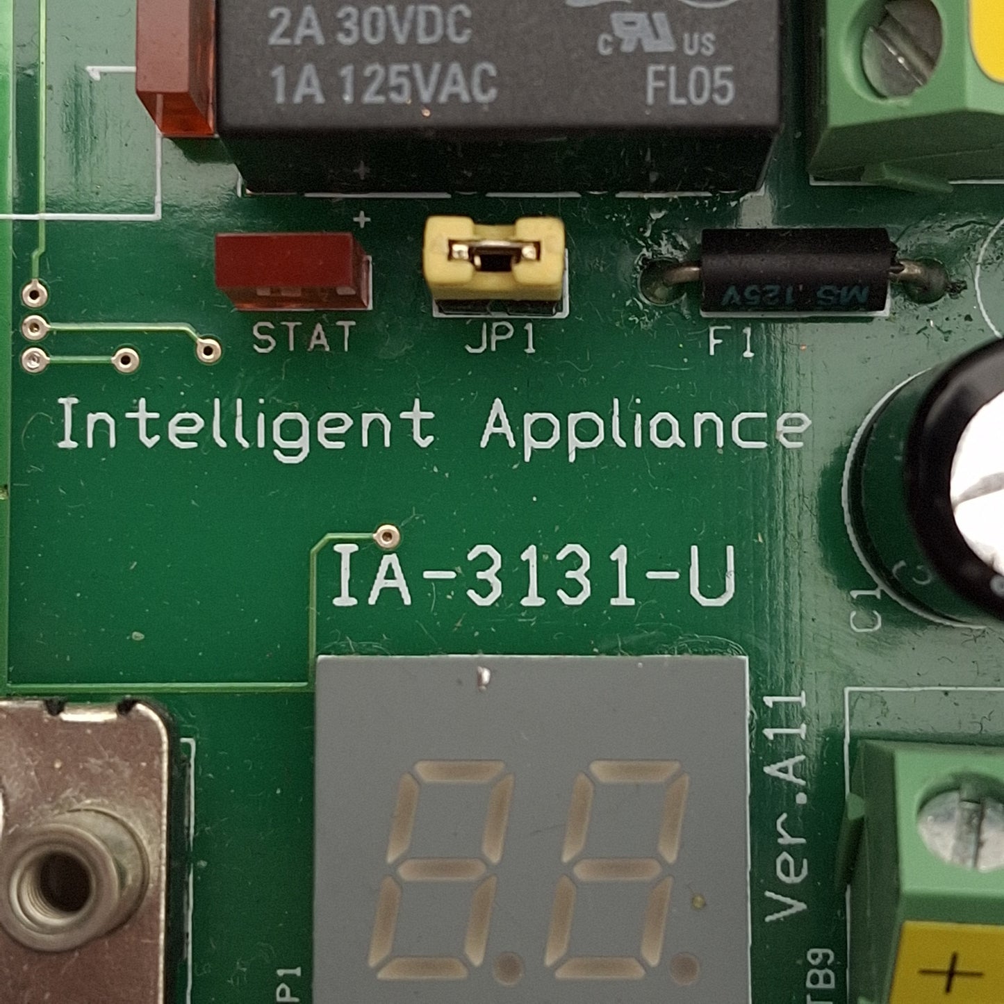 Used Intelligent Appliance IA-3131-U Relay Controller Board, 32-Ch, RS-232, 24VDC