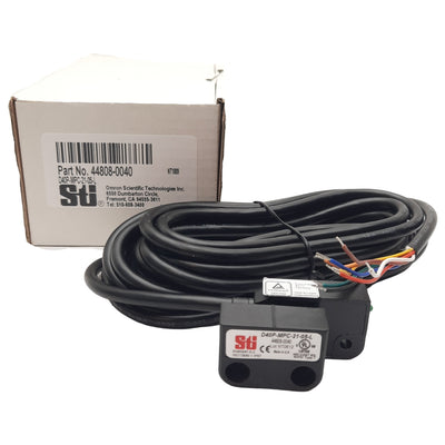 New Sti D40P-MPC-21-05-L Magnetic Safety Switch, 2NC/1NO, 24VDC 200mA, 5m to Leads