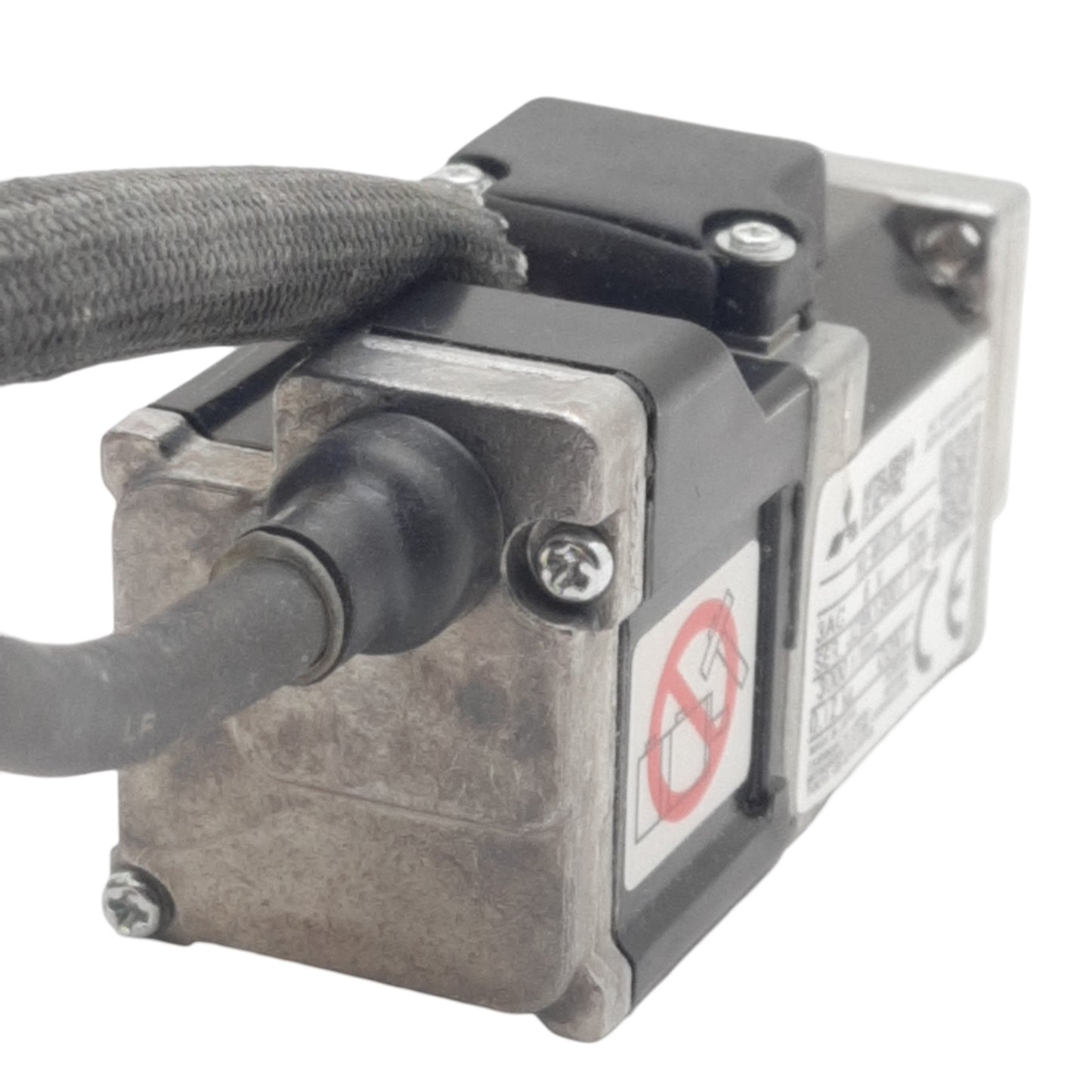 Used Mitsubishi Electric HG-AK0136 Servo Motor, 24-48VDC 2.1A, 3000rpm, .095Nm, ø5mm