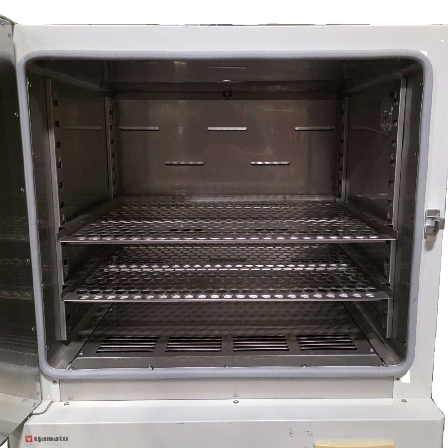 Used Yamato DKN600 Programmable Mechanical Convection Oven 150L, 110VAC 11A, 250°C