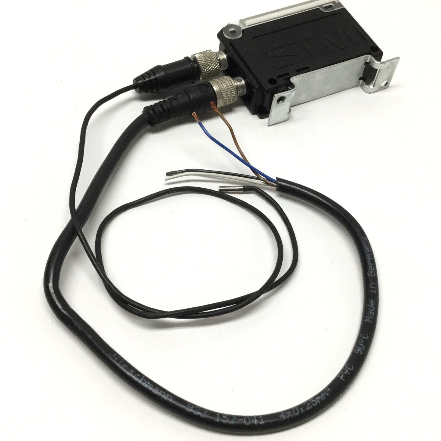 Used STM V91-BP/N-01 Adjustable Optical Sensor Amplifier, 10-30VDC, PNP/NPN 100mA