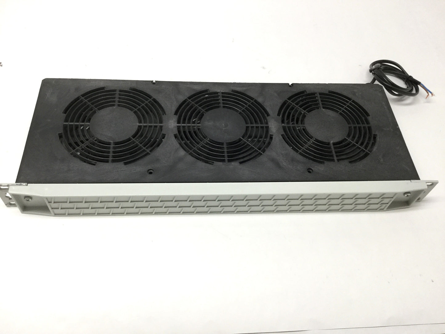 Used Knurr 032111531000001 3-Fan Cooling Module 230VAC 50Hz, 1U 19" Rack Mount