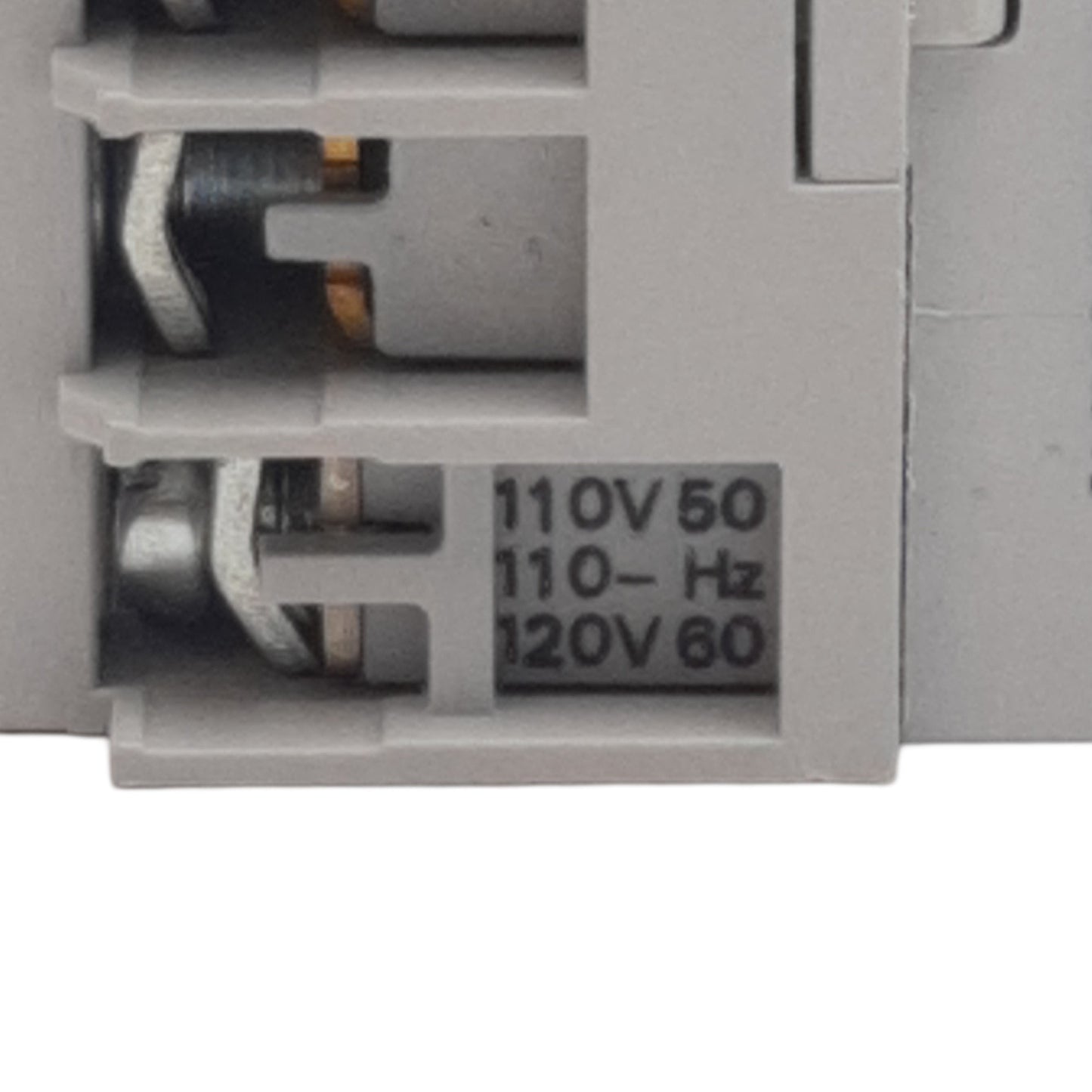 Used Allen Bradley 700-M220A1 Control Relay, 4P, 500VAC 16A 2NO+2NC, 110-120VAC Coil