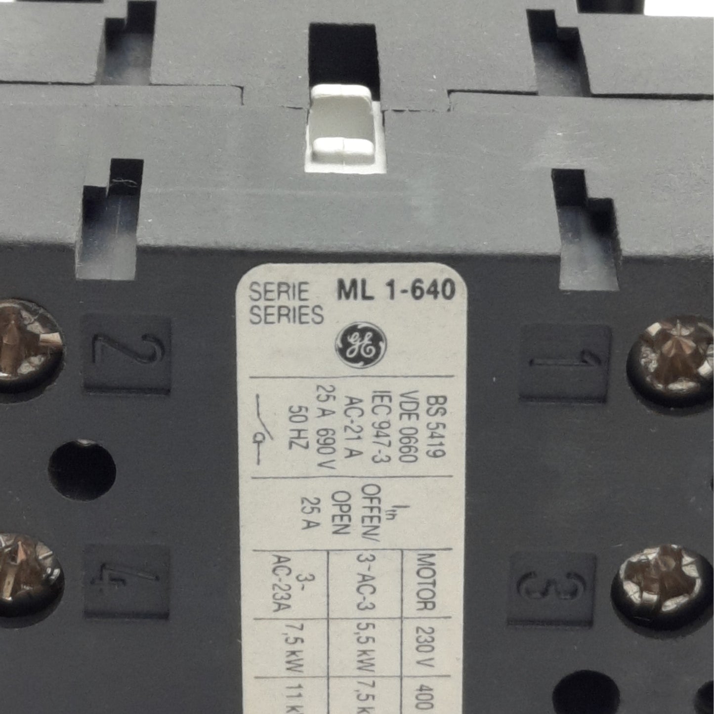 Used General Electric ML 1-640 Manual Motor Disconnect, 3-Poles, 25A 600VAC 3-Ph