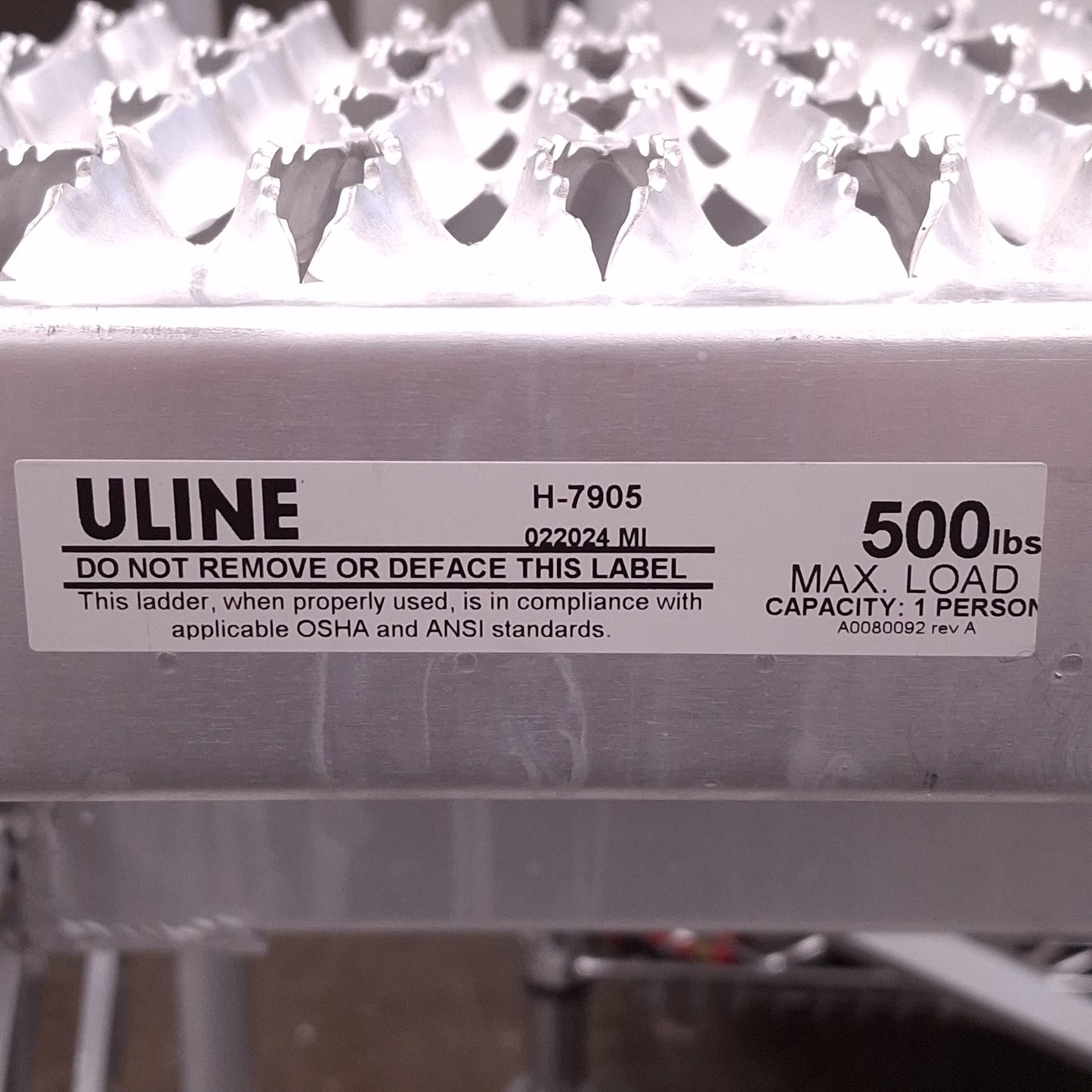 New ULINE H-7905 Aluminum Step Stand, 2-Steps, 27in W x 22in D x 20in H, 500lbs
