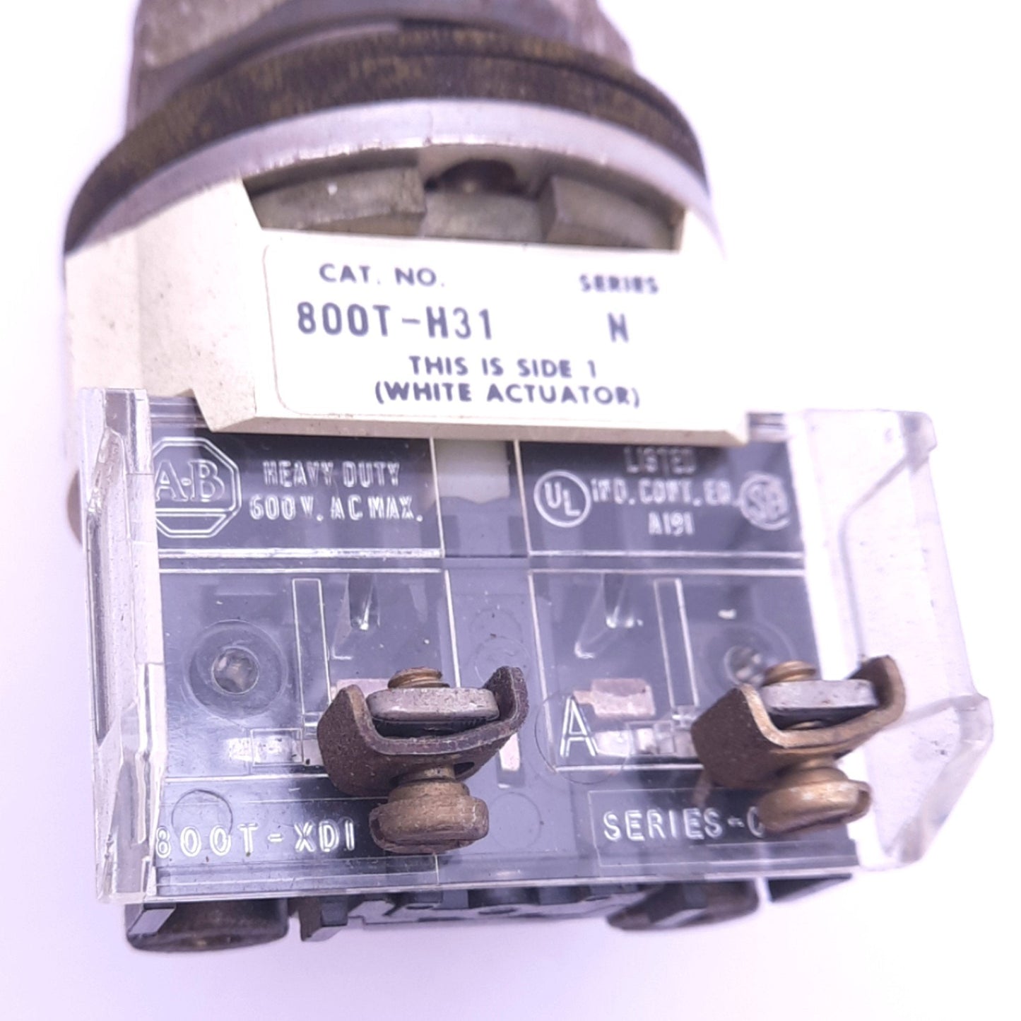 Used Allen Bradley 800T-H31 Key Selector Switch, ø30mm, 1N.O. 600VAC 10A Contact