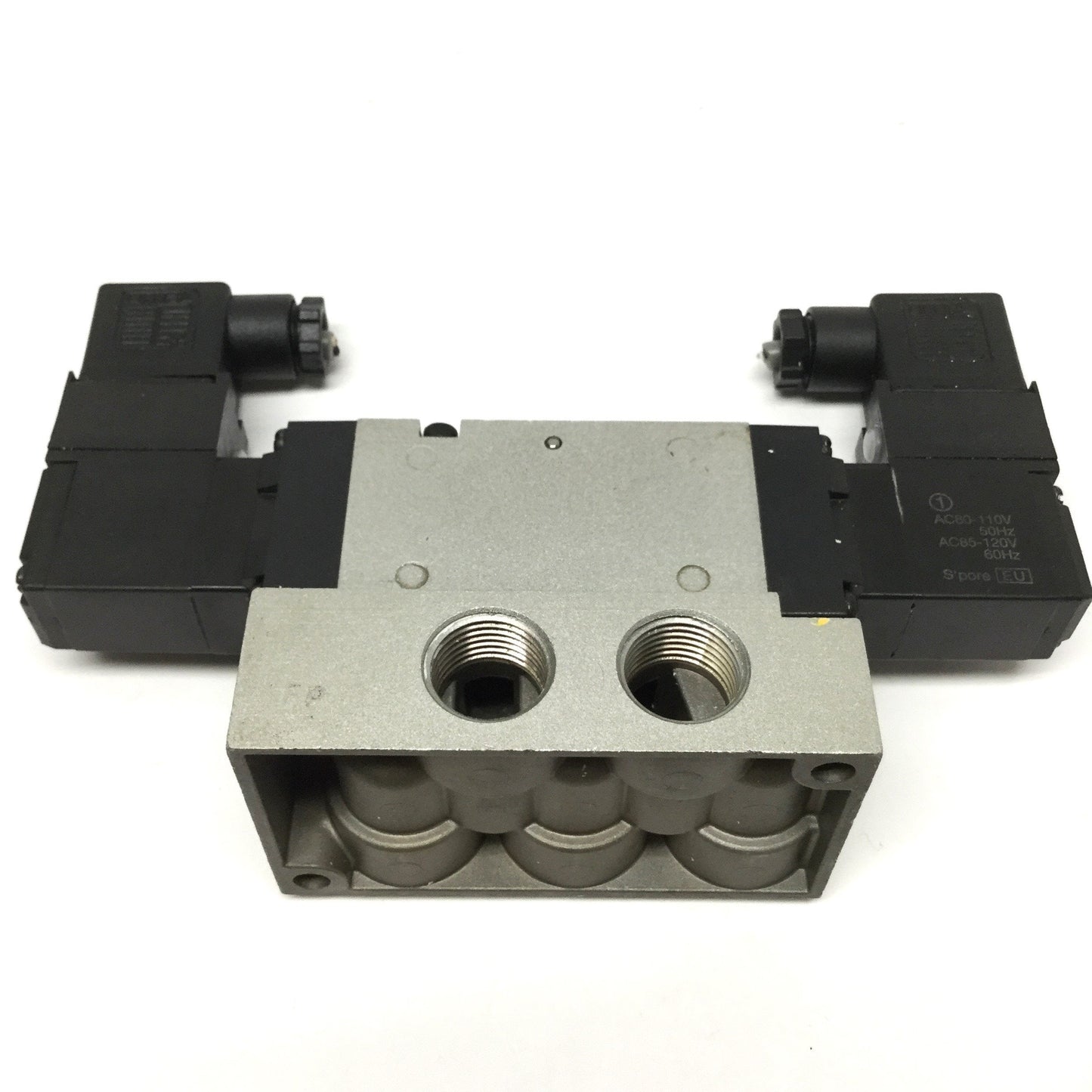 Used SMC VF5244-1DZ Double Solenoid Valve 5-Port, 2-Position, 1/2" NPT, 110/120VAC