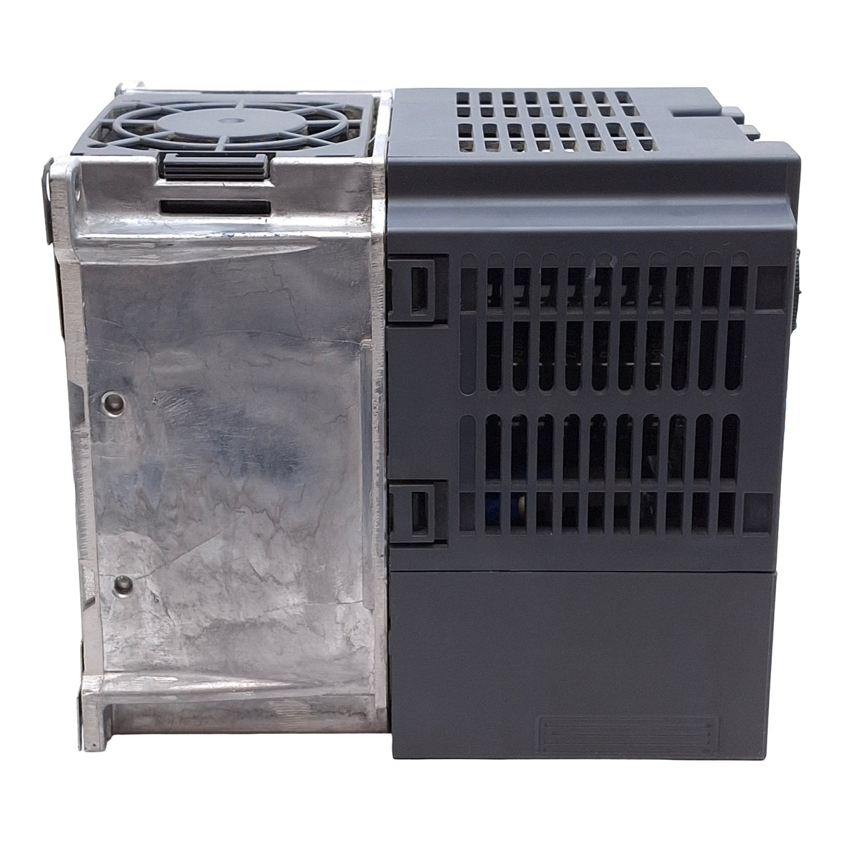 Used Mitsubishi FR-D720S-070-NA VFD, 1Ø 200-240VAC In, 3Ø 200-240VAC 1.5kW Out, 400Hz