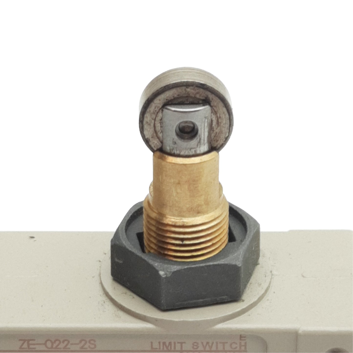 Used Omron ZE-022-2S Roller Plunger Limit Switch, SPDT, 480VAC/250VDC 15A, 1/2in NPT