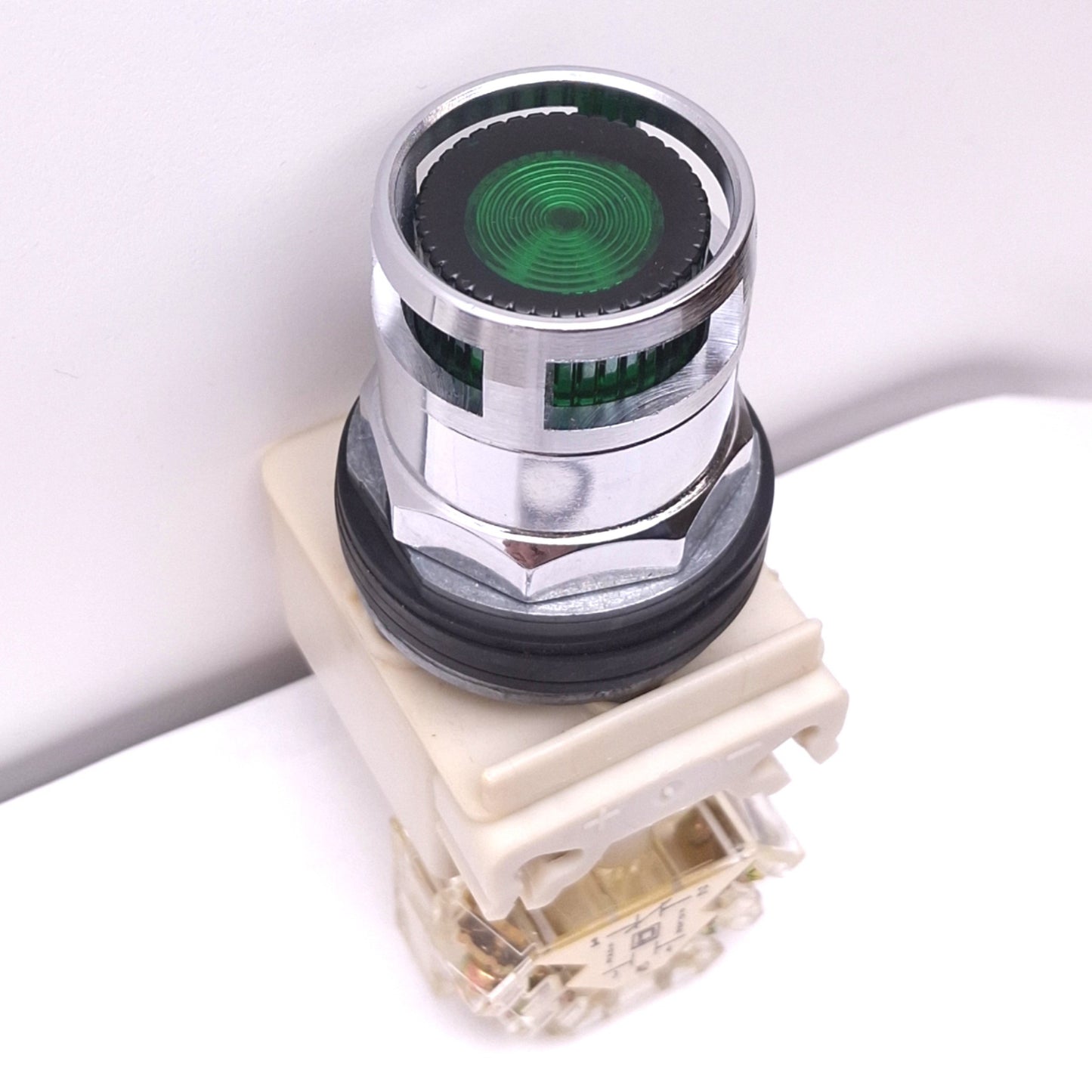 New Square D K3L35GH13 Green Illuminated Push Button, ø30mm, 1NO 1NC, 24V AC/DC Lamp