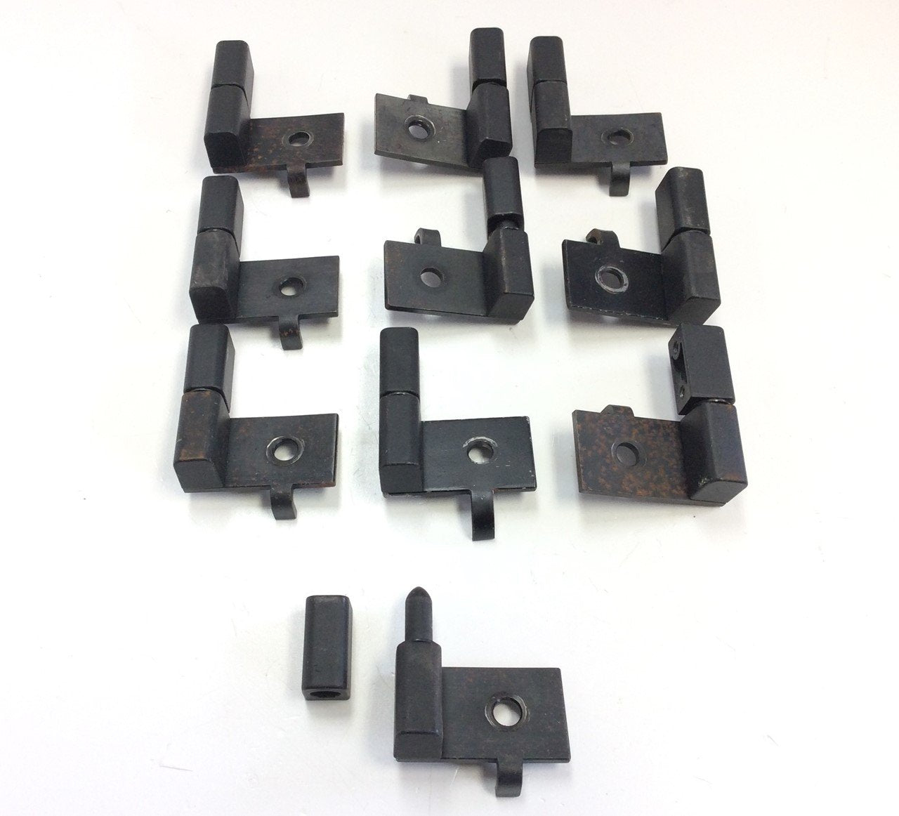 Used Lot of 10 Narrow Profile Aluminum Extrusion Hinges Reversible Black Zinc 300lbs