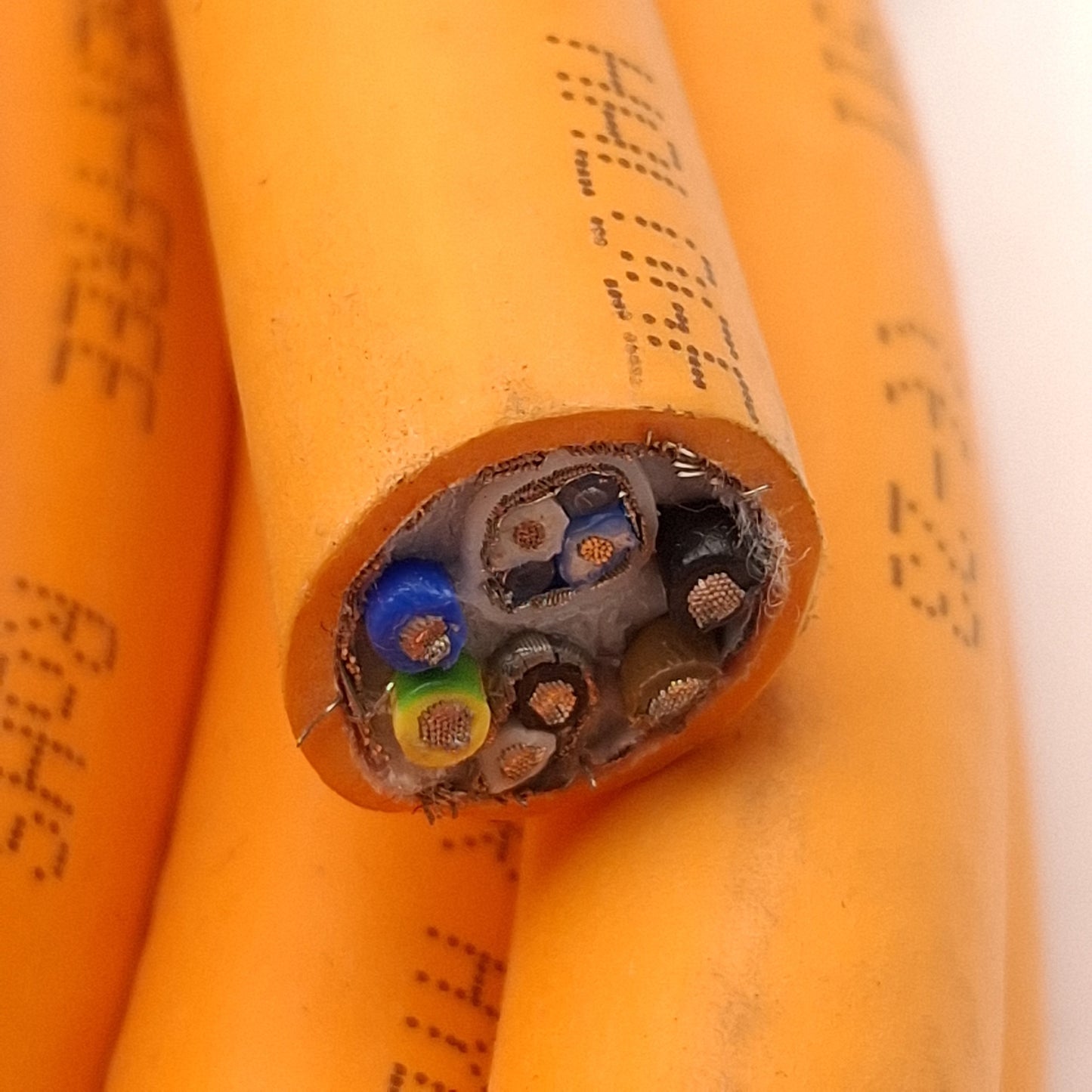 Used Allen Bradley 2090-CSWM1DF-18AF10 Kinetix Single Motor Power Cable, 30ft *Cut*