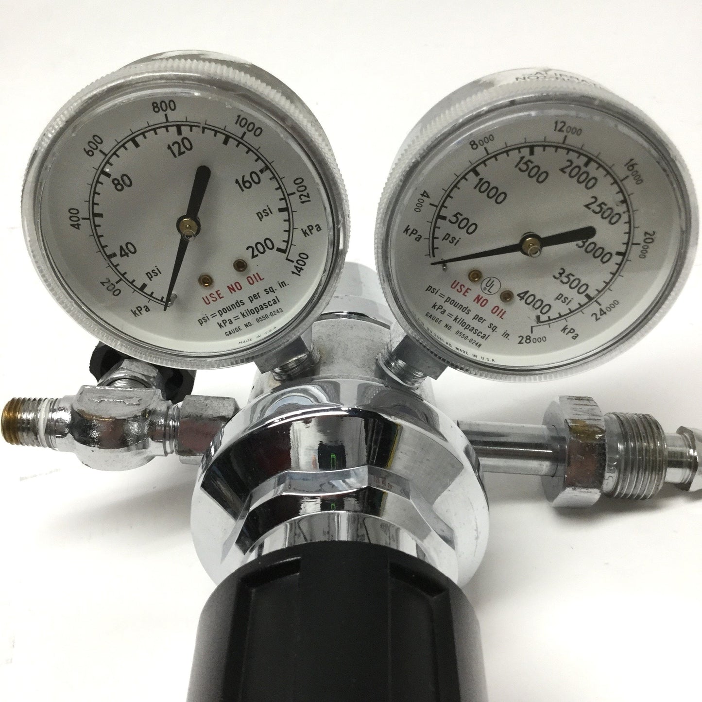 Used Concoa 21233511L Dual Stage Gas Regulator CGA 580 Inlet, 1/4" NPT Out, 0-120psi