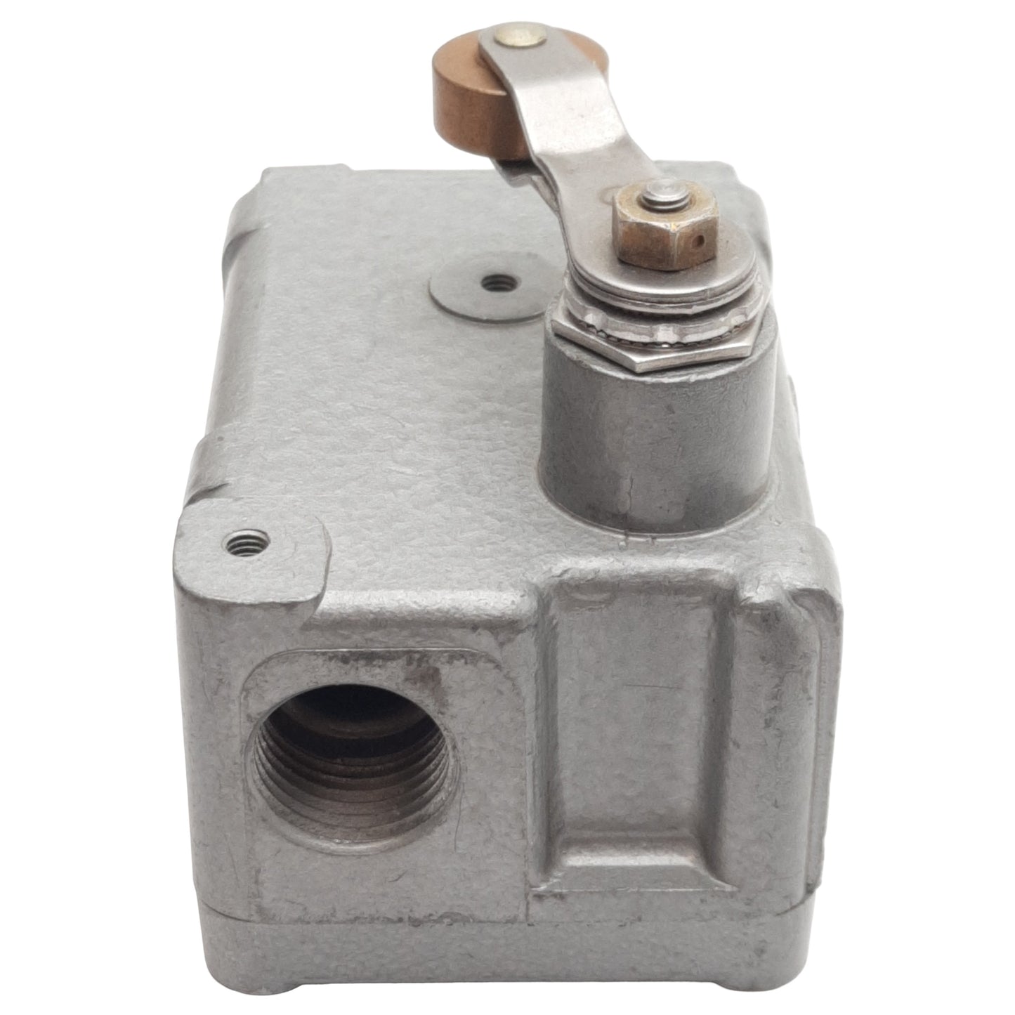 Used Honeywell EXD-AR30 Explosion Proof Limit Switch, SPDT, 15A 250VAC, 1/2in NPT