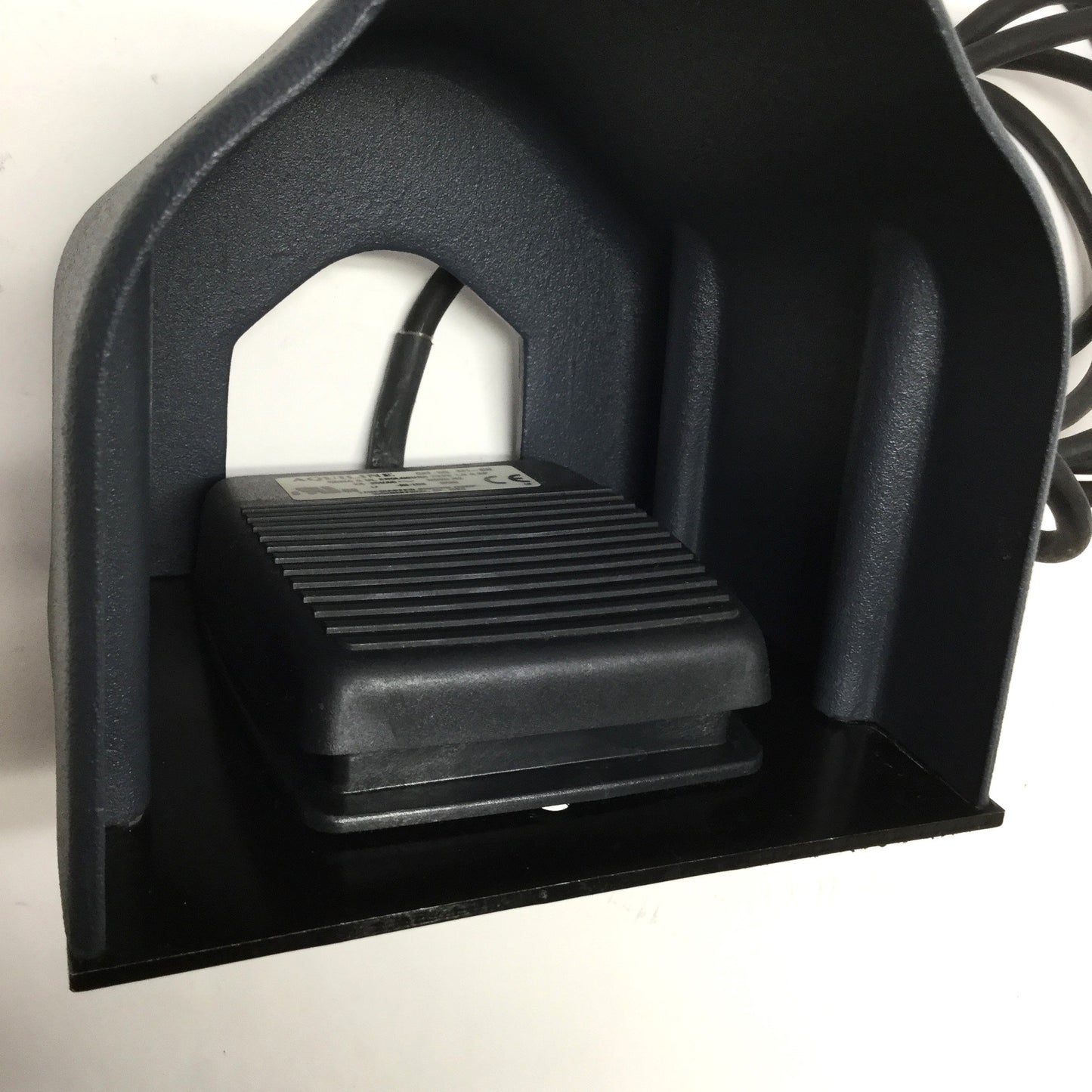 Used Linemaster 971-SW Aquiline Foot Switch Pedal, SPST-NO, 25VAC 3A Rating w/ Guard
