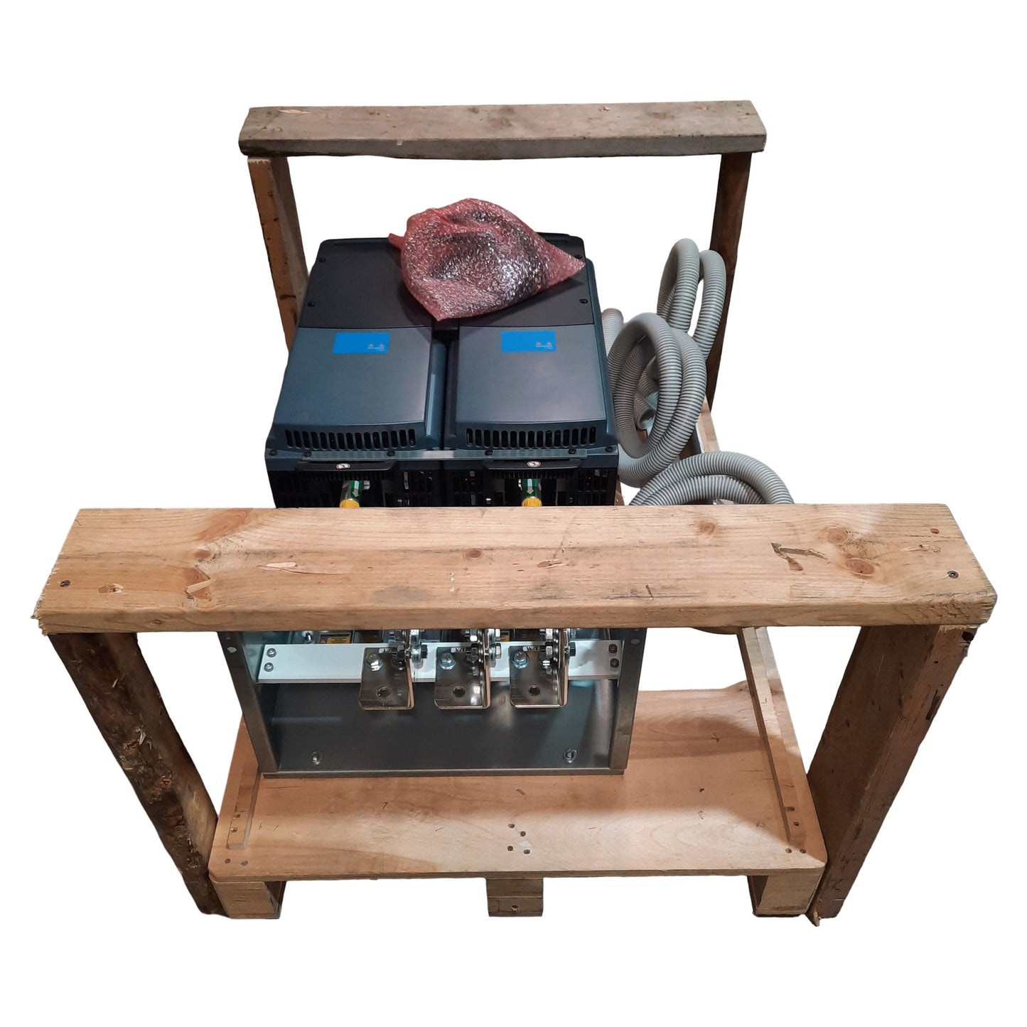 New – Open box Danfoss 136H3955 Vacon NX VFD 3Ø 920A 380-500VAC In, 1090A 465-800VDC Out, 620kW