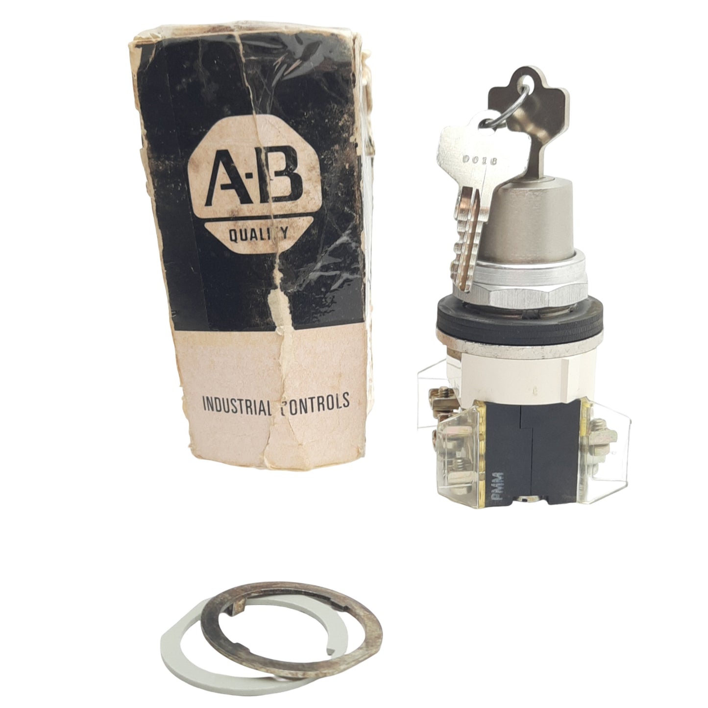 Used Allen Bradley 800T-J44KE7 Keyed Selector Switch, 33mm, 2NO + 2NC, Maintained