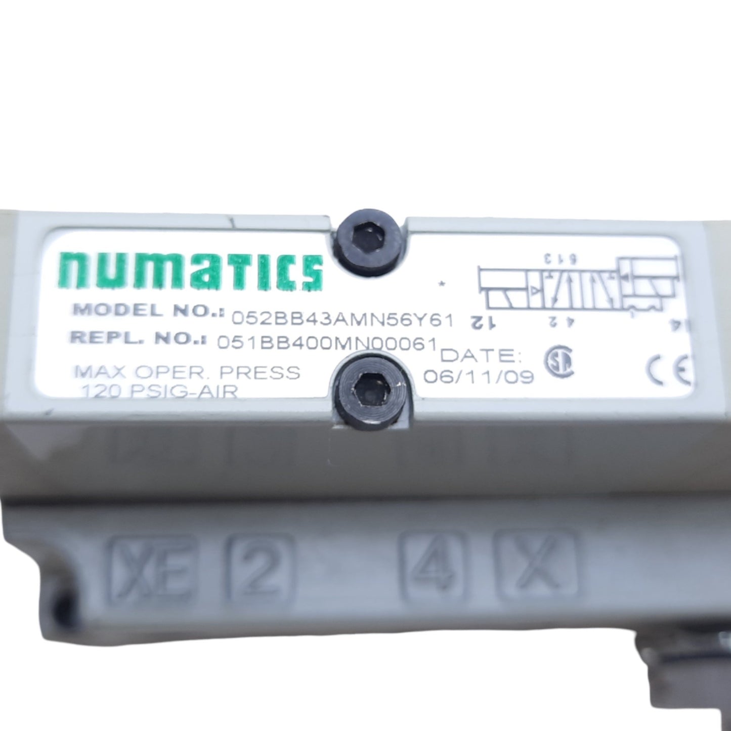 Used Numatics 052BB43AMN56Y61 Solenoid Pilot Valve Base, 4-Pin M12 1/4" NPT 24 VDC