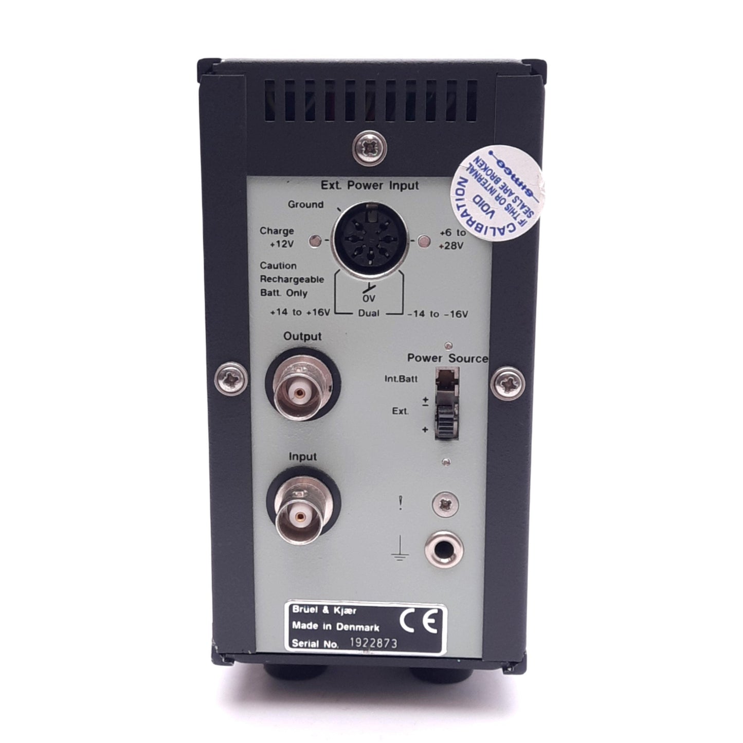 Used Bruel & Kjaer 2635 Charge Amplifier, 10^5pC Max In, 8VDC Max Out, 6-28VDC Supply