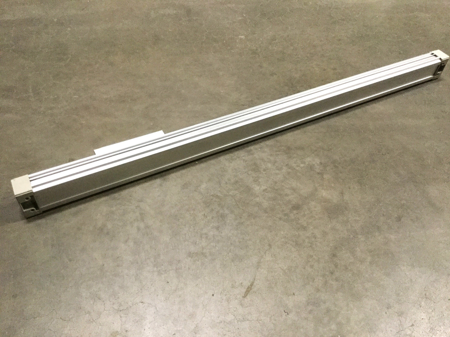Used Parker P1XN032DAN0813B-B Rodless Cylinder, 32mm Bore, 813mm Stroke, 1/4" NPT