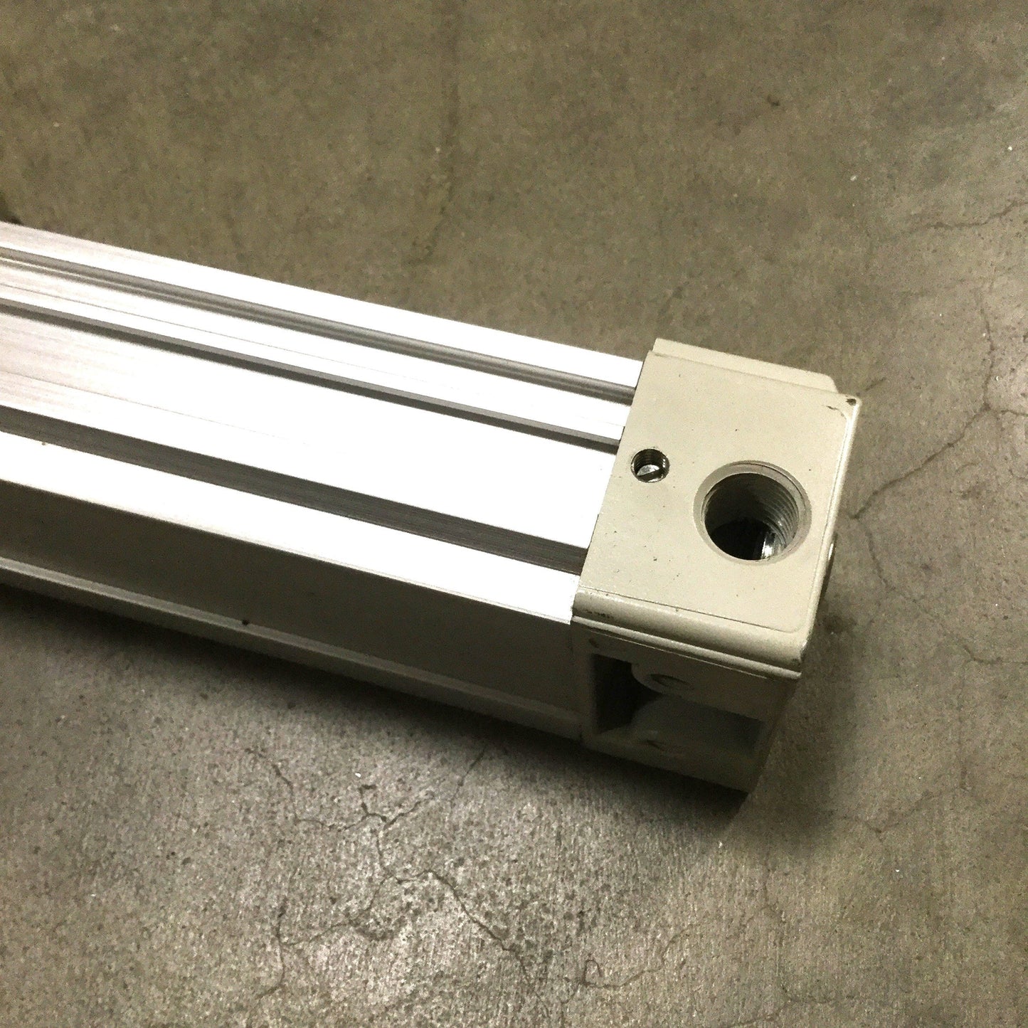 Used Parker P1XN032DAN0813B-B Rodless Cylinder, 32mm Bore, 813mm Stroke, 1/4" NPT