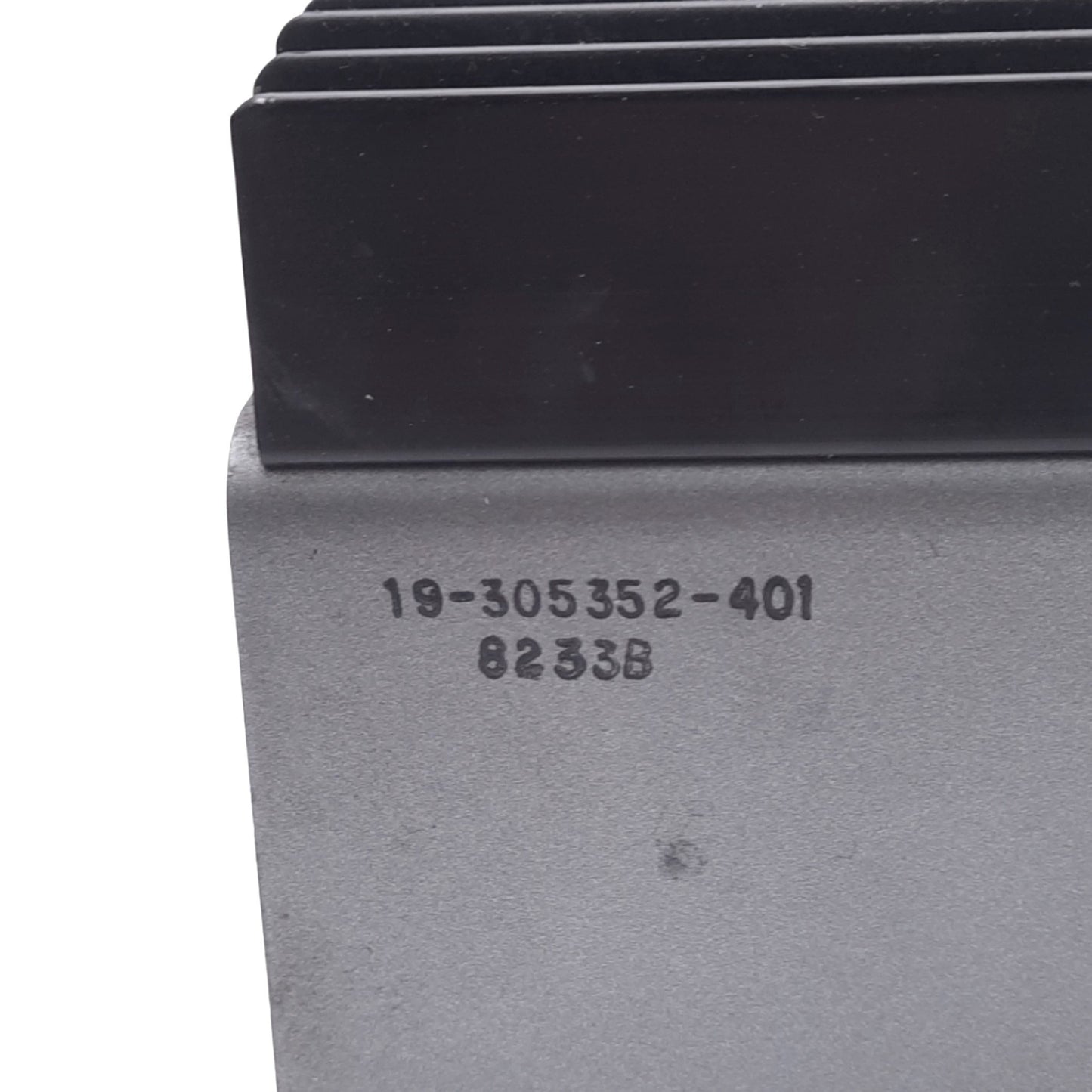Used Fenwal Controls 19-305352-401 Temperature Controller, 120-240 VAC, 10A