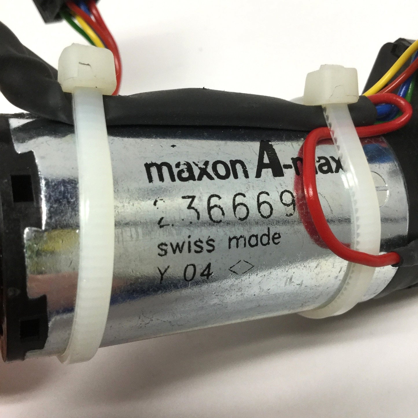 Used Maxon 236669 A-max Ø32mm Brushed DC Motor 24VDC 20W 6000RPM w/1000CPR Encoder
