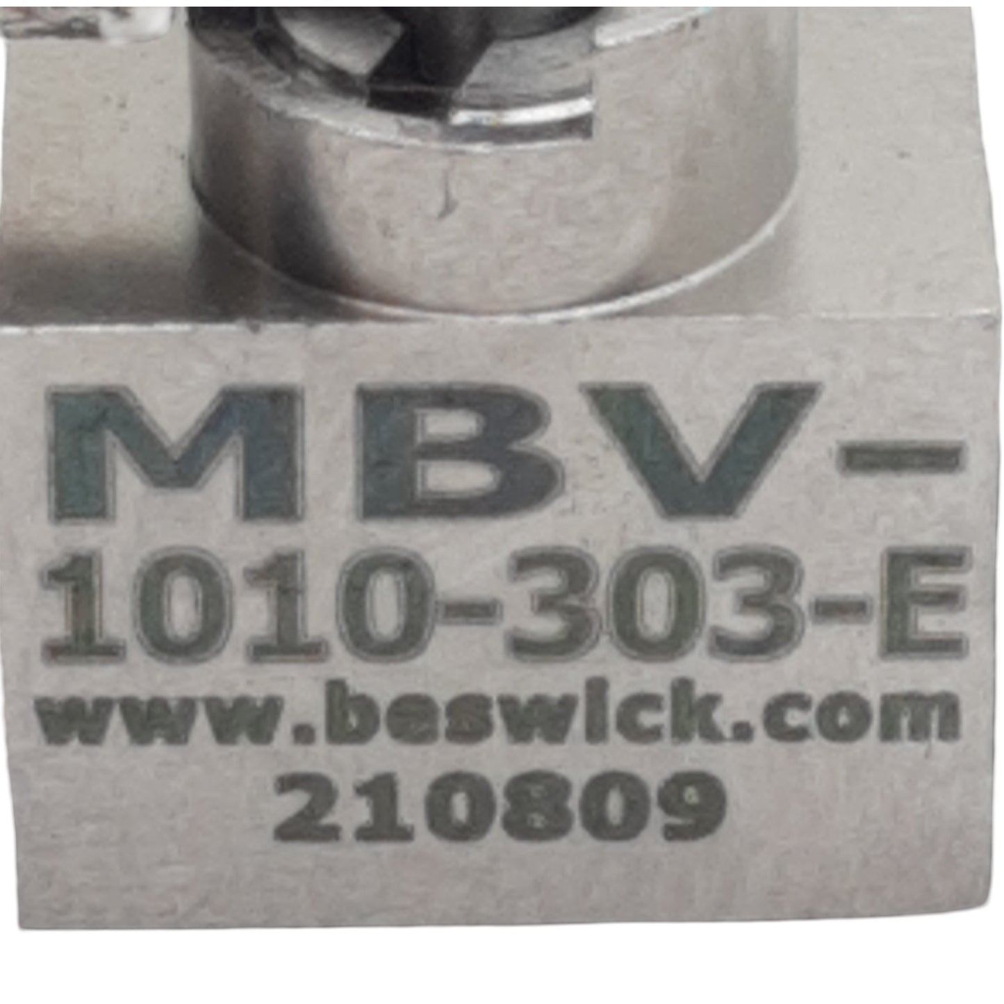 Used Beswick MBV-1010-303-E On/Off Mini Ball Valve, #10-32UNF Female, 500psig