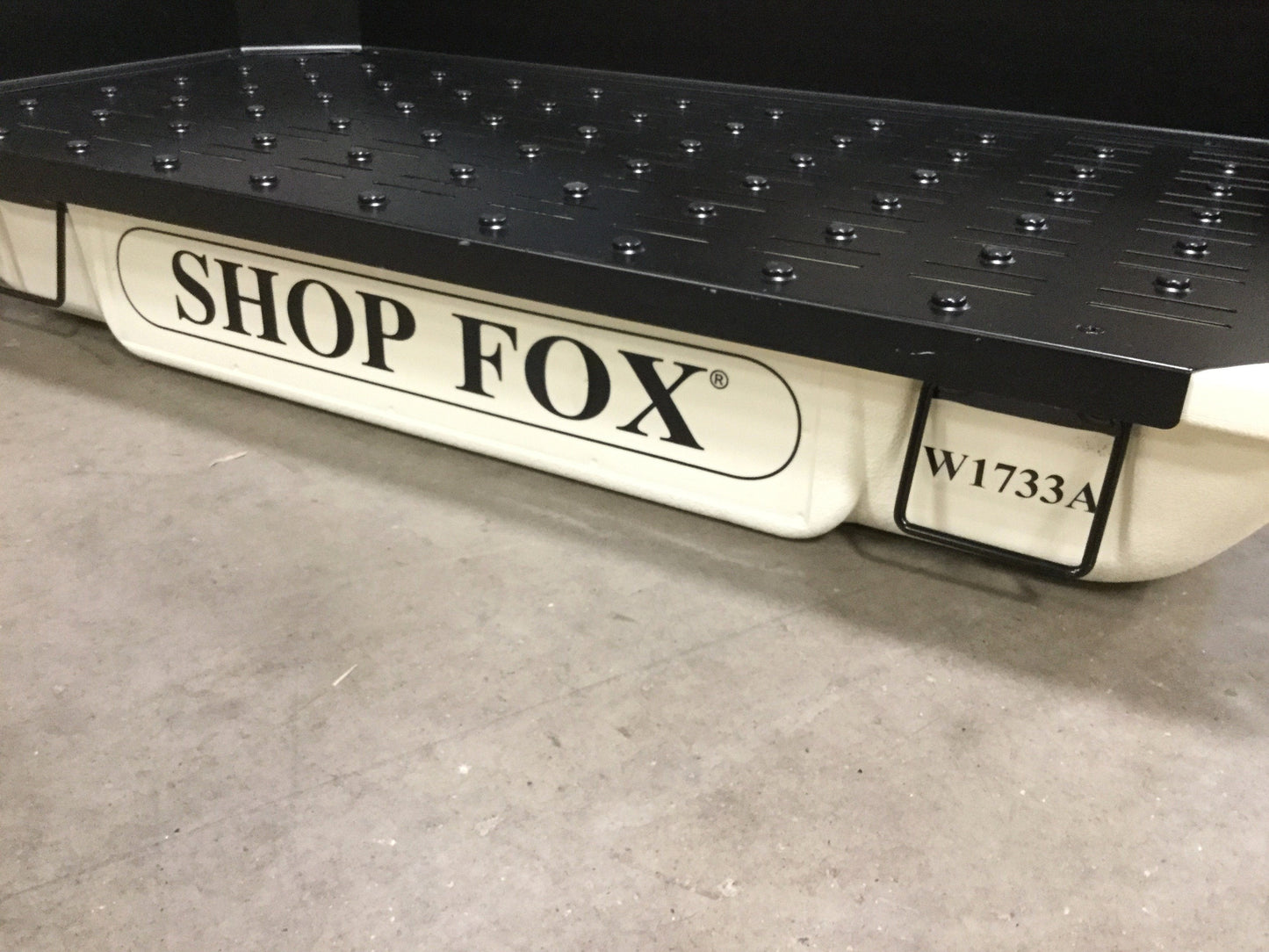 Used Shop Fox W1733A Woodworking Downdraft Sanding Table 20" x 40", Ø4" OD Dust Port