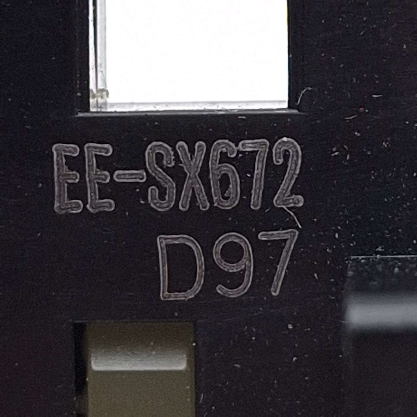 Used Lot of 15 Omron EE-SX672 Photomicrosensor, 5mm Slot, NPN Output, 5-24VDC