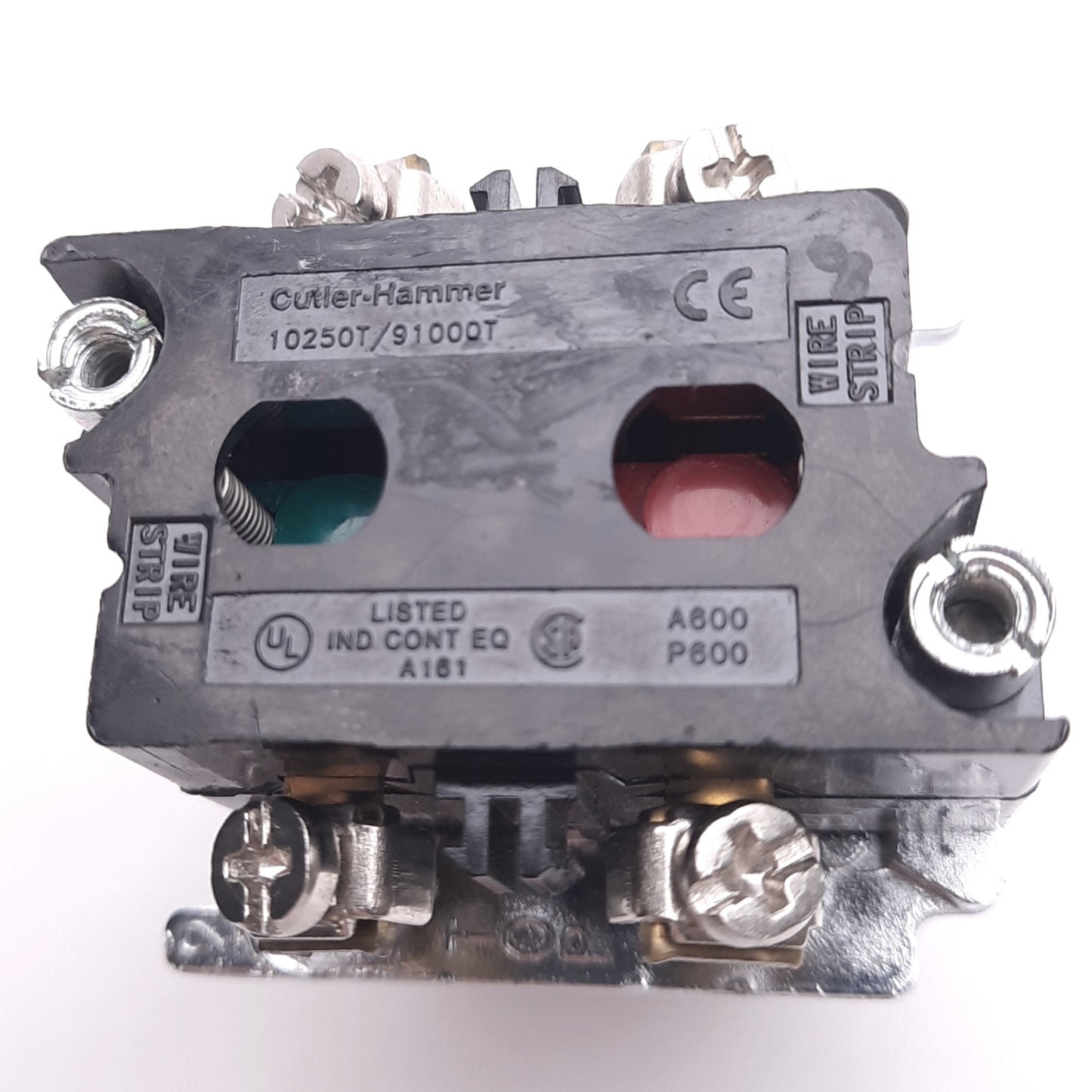 Used Eaton 10250T101-1 Flush Pushbutton Switch, ø30.5mm, 1NO 1NC, 600VAC 10A Max
