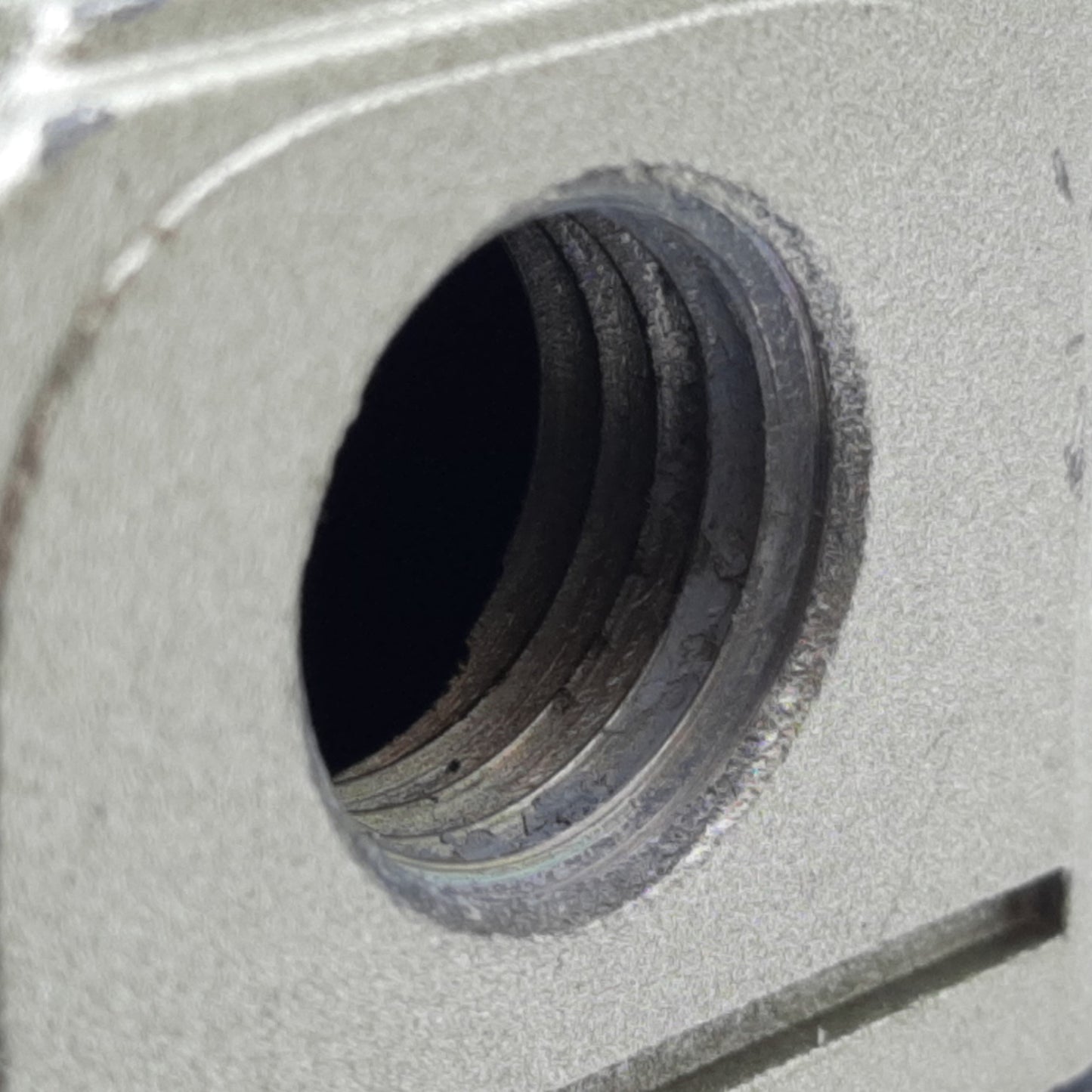 Used Clippard MMR-2Q-P30 Air Regulator, Port 1/4" NPT, Gauge Port 1/8" NPT, 7-30 PSIG