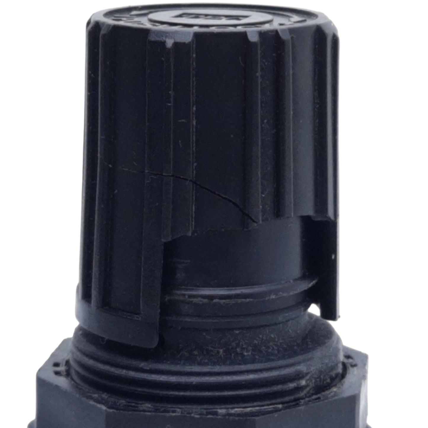 Used TPC UPR2000-01 Pneumatic Regulator, Port 1/8" NPT, 7-120PSI Set *Cracked Knob*