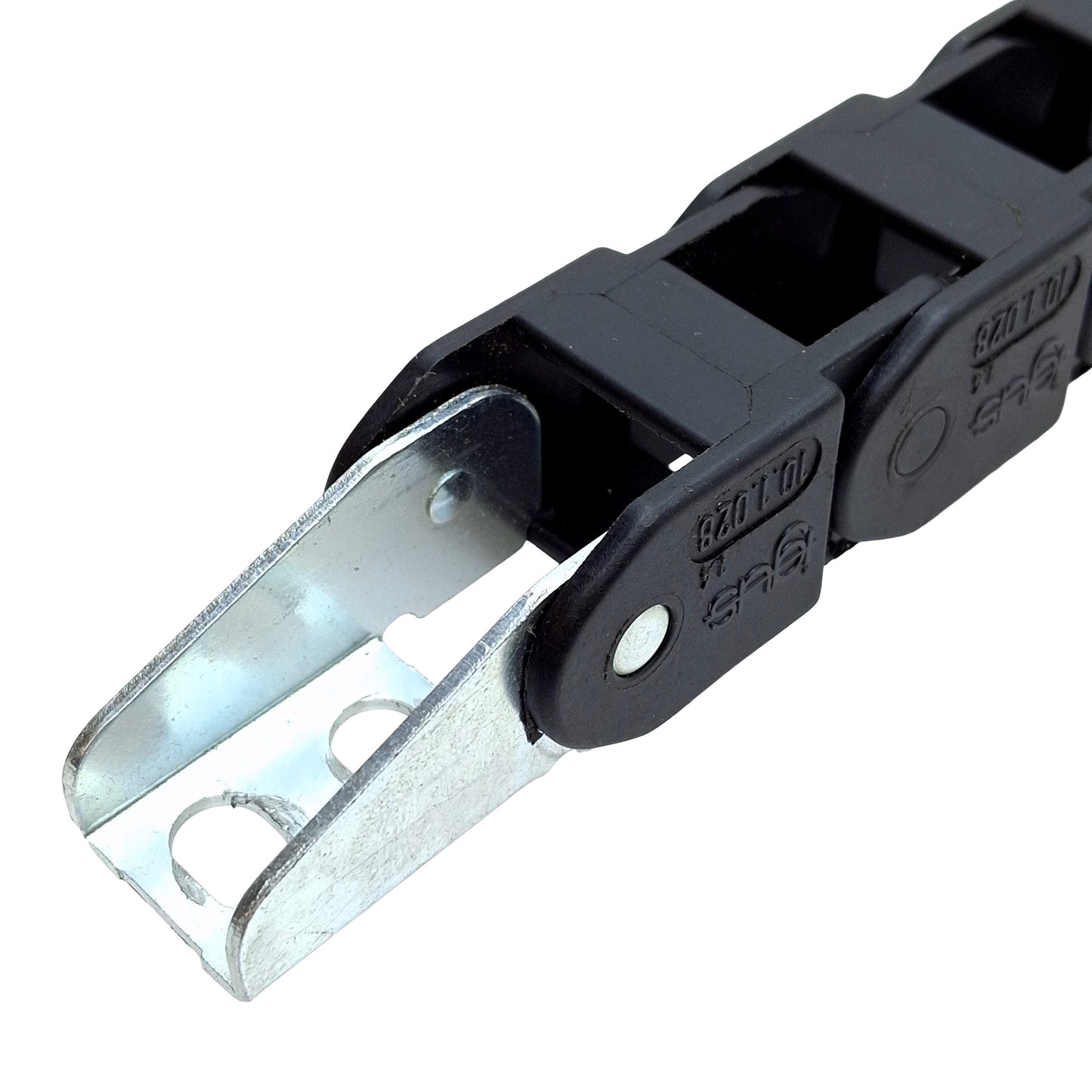 Used Igus 10.1.028 Energy Chain, 28mm Bending, 15x18mm Inner, 22 Links, 29.25in Long