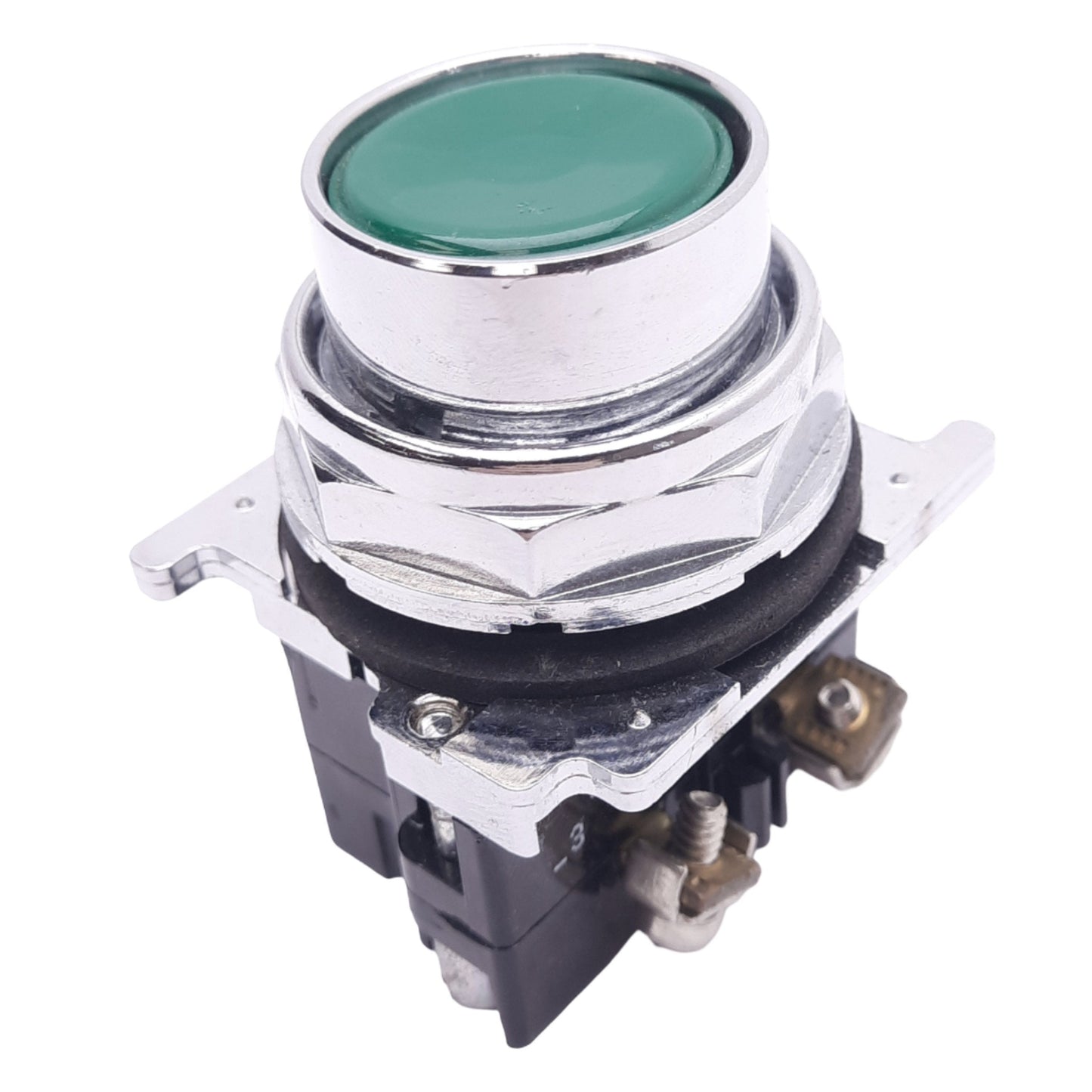 New – Open box Eaton 10250T30G Green Flush Pushbutton Switch, ø30.5mm, 1NO 1NC, 600VAC 10A Max