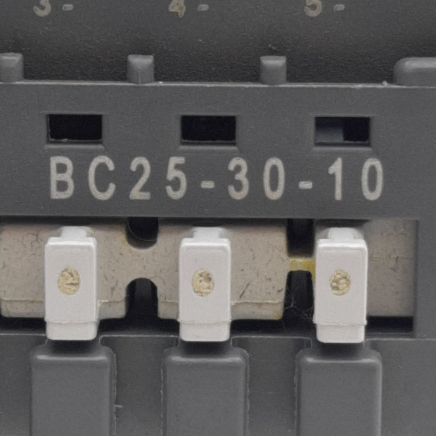 Used ABB BC25-30-10 Contactor 3-Pole, 1NO Auxiliary, 600VAC, 33A, 24VDC Coil