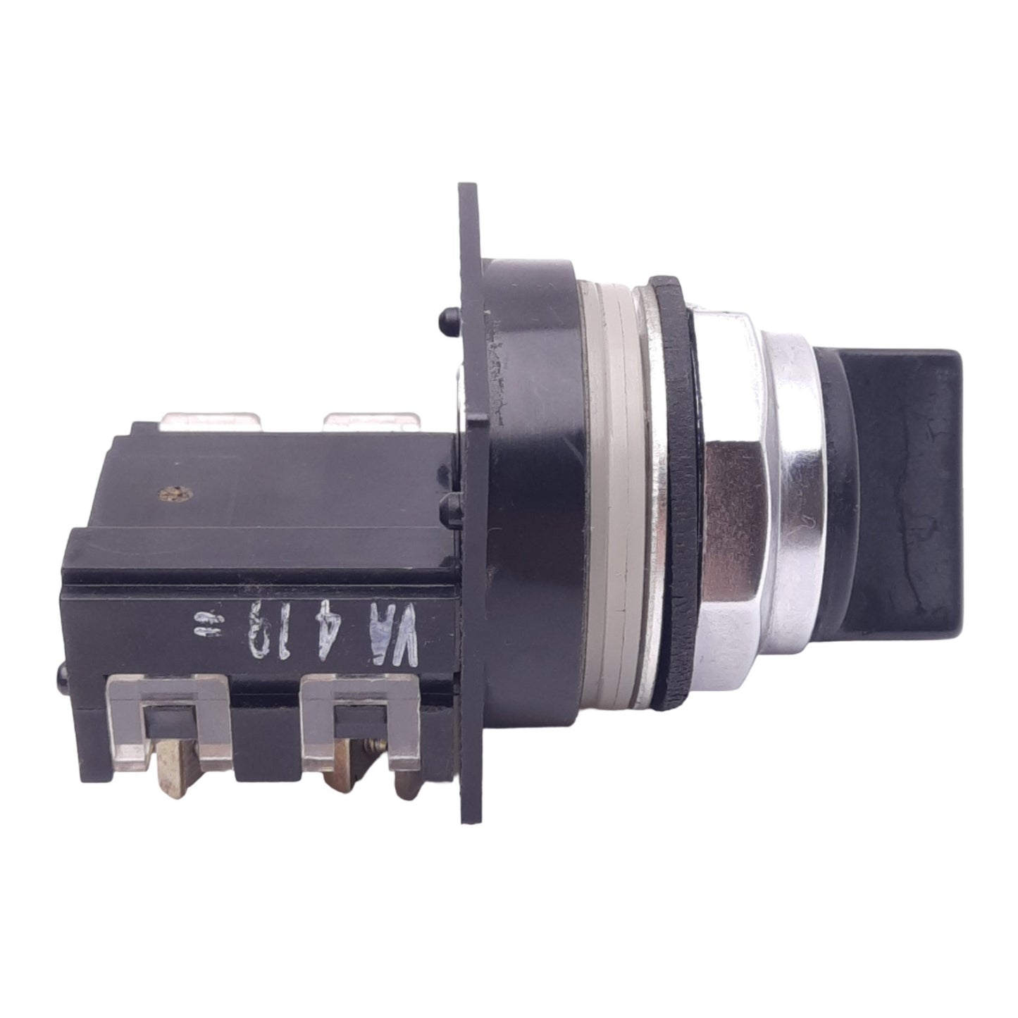 Used General Electric CR104PSG34B91 Selector Switch, 3-Position Maintained, 1NO 1NC