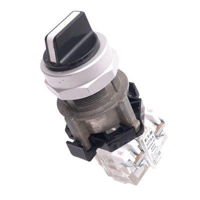 Used Eaton HT8JAH3AA Selector Switch, 2-Position Maintained, 1NO, 600VAC Max