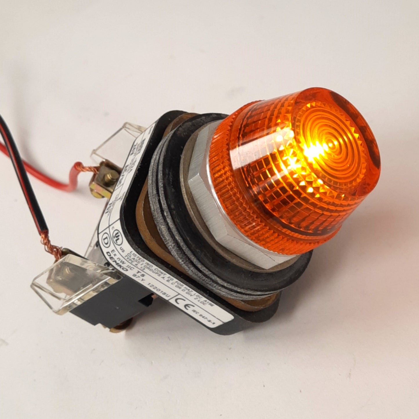 New – Open box Allen Bradley 800T-Q24A Amber Indicator Pilot Light, ø30mm, 24VAC/DC Lamp