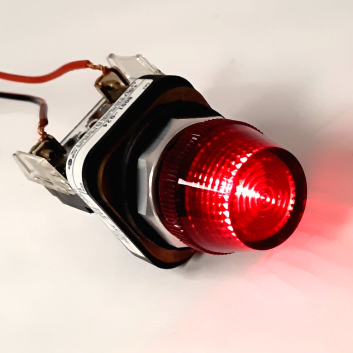 New – Open box Allen Bradley 800T-Q24R Red Indicator Pilot Light, 30mm, 24VAC/DC Lamp