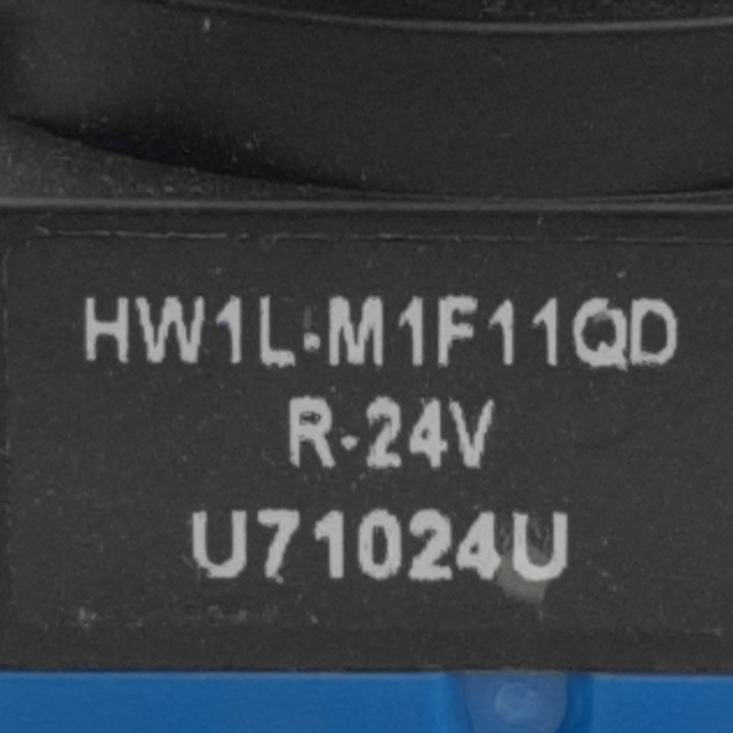 Used IDEC HW1L-M1F11QD-R-24V Red Momentary Illuminated Push Button ø22mm, 1NO+1NC