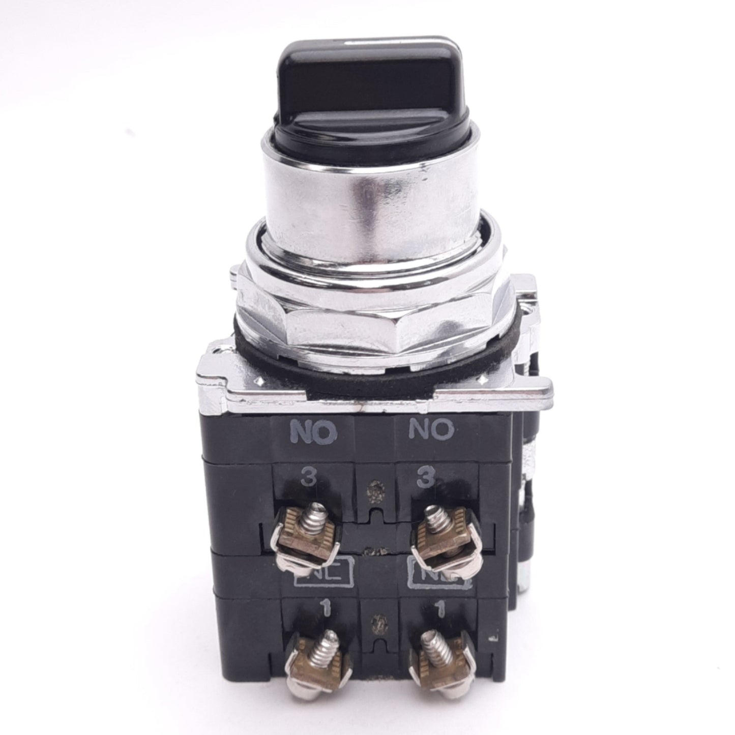 Used Eaton 10250T1323 Selector Switch, 3-Position Maintained, 2NO 2NC, 600VAC Max