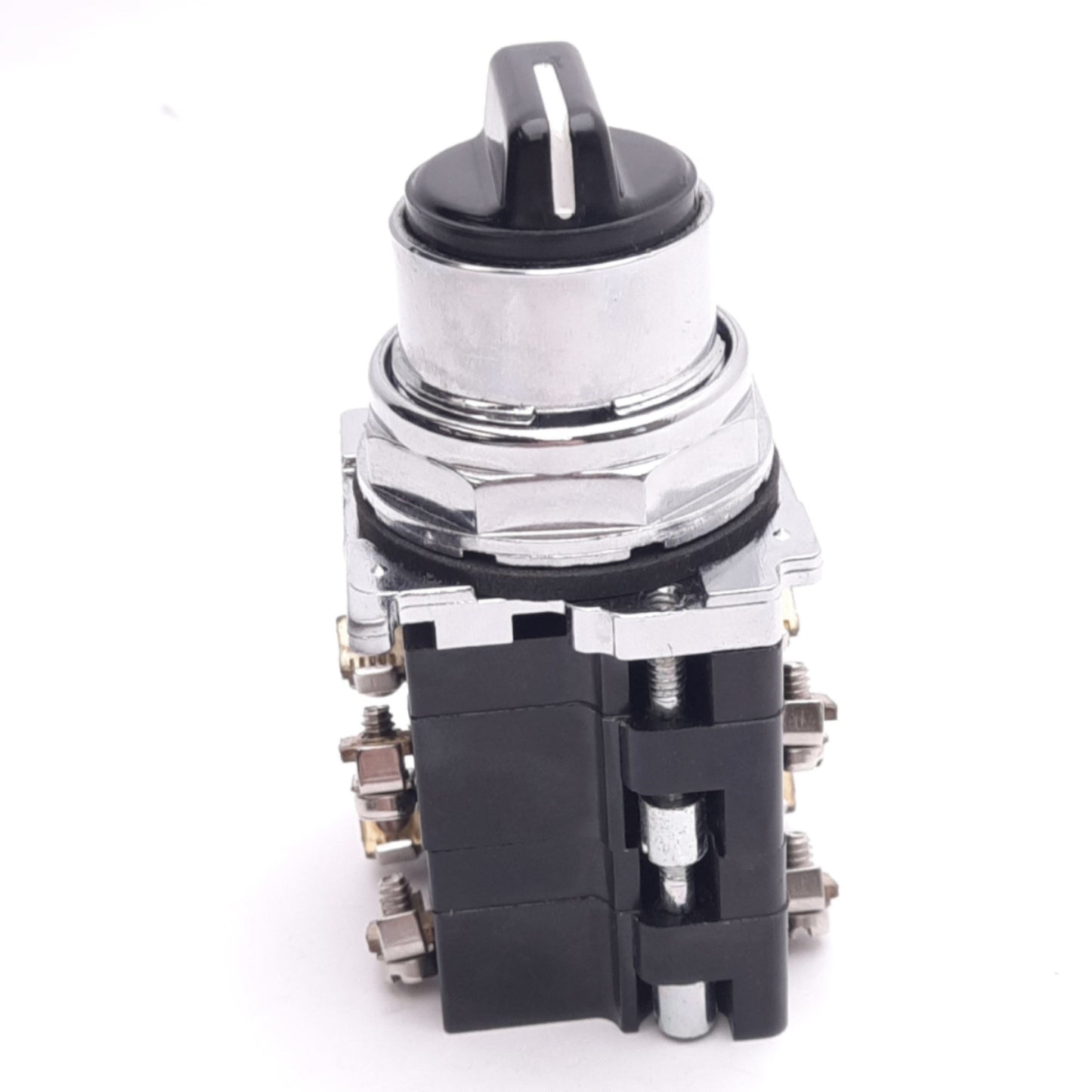 Used Eaton 10250T1323 Selector Switch, 3-Position Maintained, 2NO 2NC, 600VAC Max