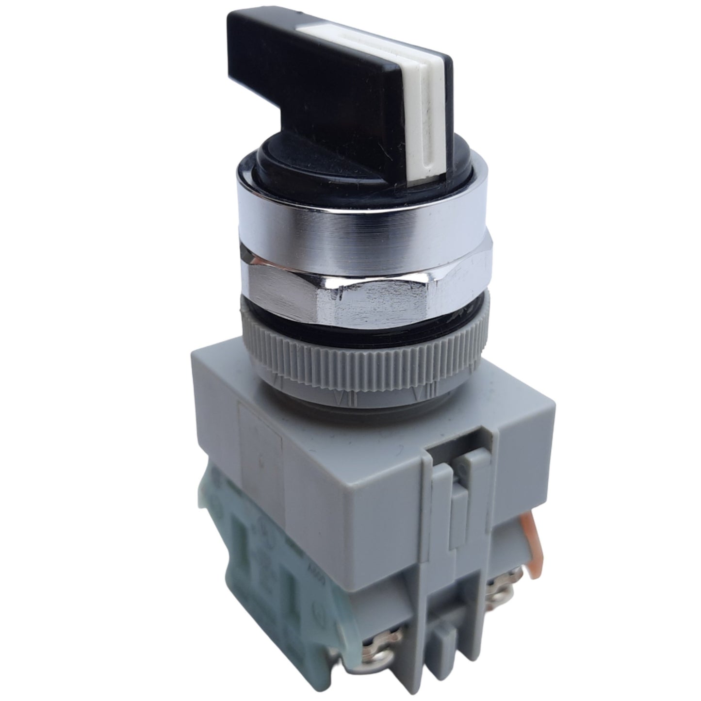 Used Idec ASW21L11 Selector Switch, 2-Position, ø22mm, 1NO-1NC, 10A 600V AC