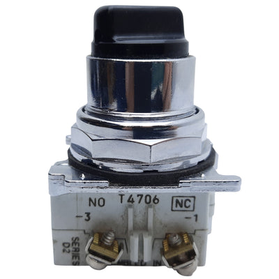 Used Cutler-Hammer T4706 Selector Switch 2-Position Maintained, 1NO-1NC, 10A 600VAC