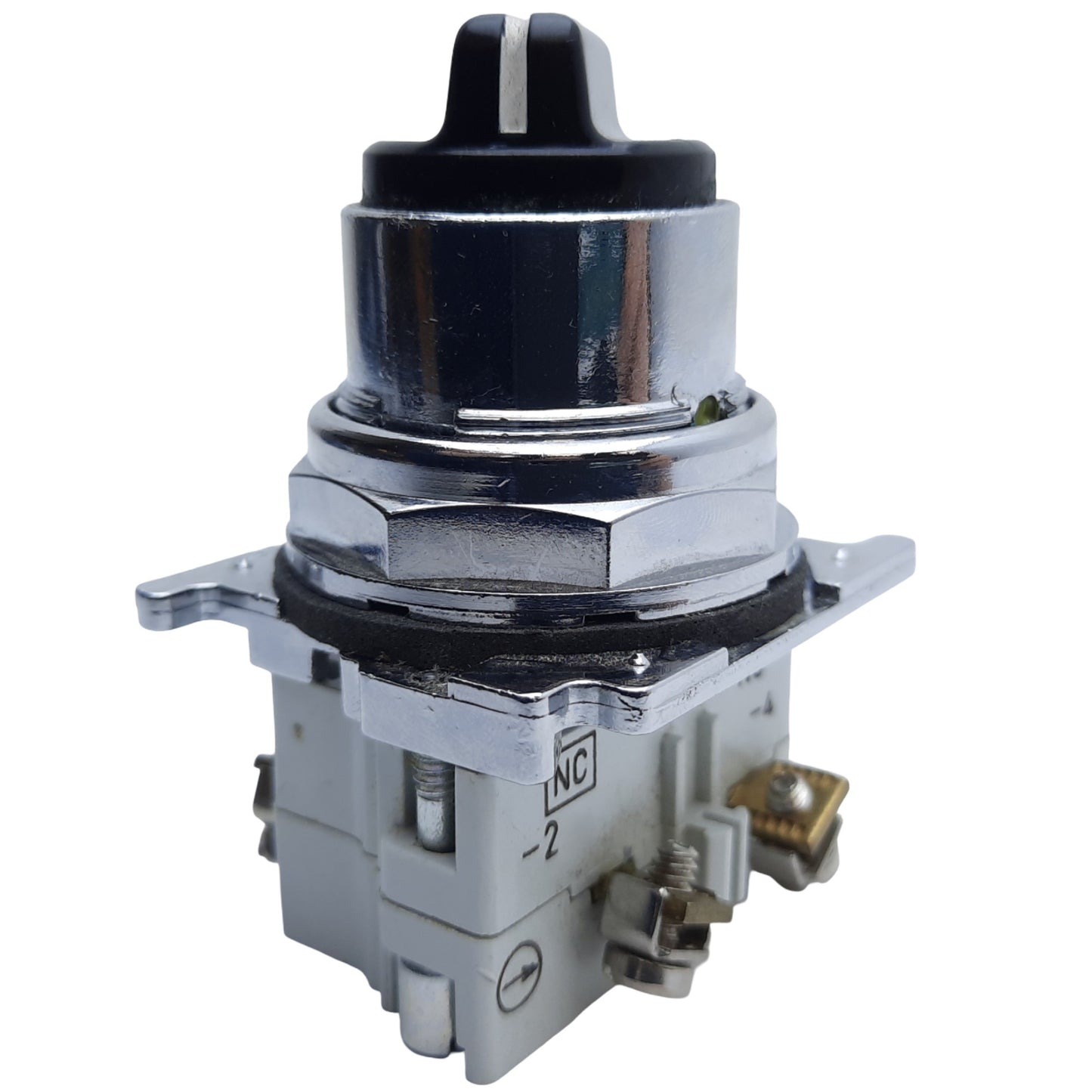 Used Cutler-Hammer T4706 Selector Switch 2-Position Maintained, 1NO-1NC, 10A 600VAC